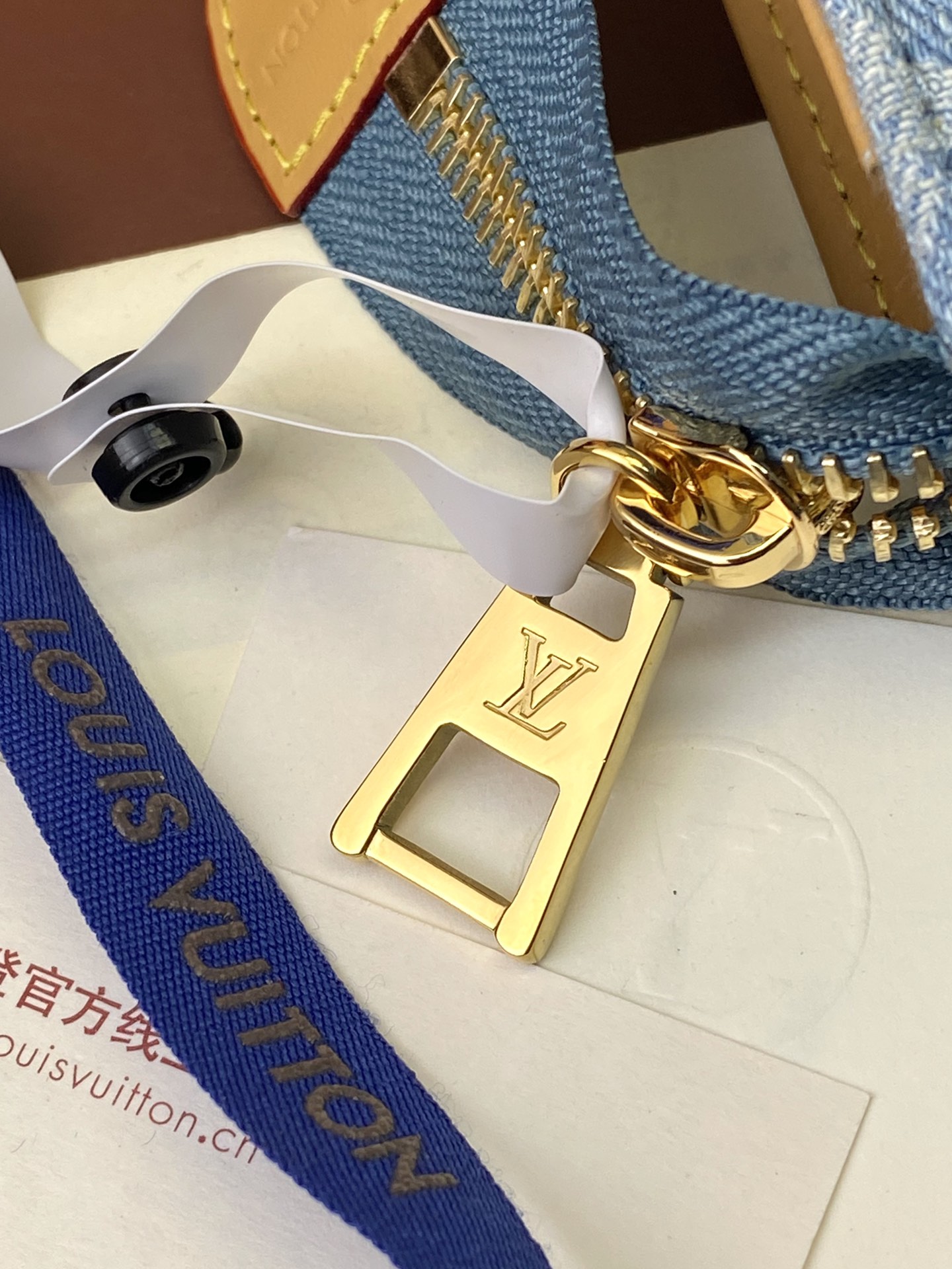 [TOP] Louis Vuitton LV Pochette Accessoires Clutch Bag 26x20cm - Denim Blue