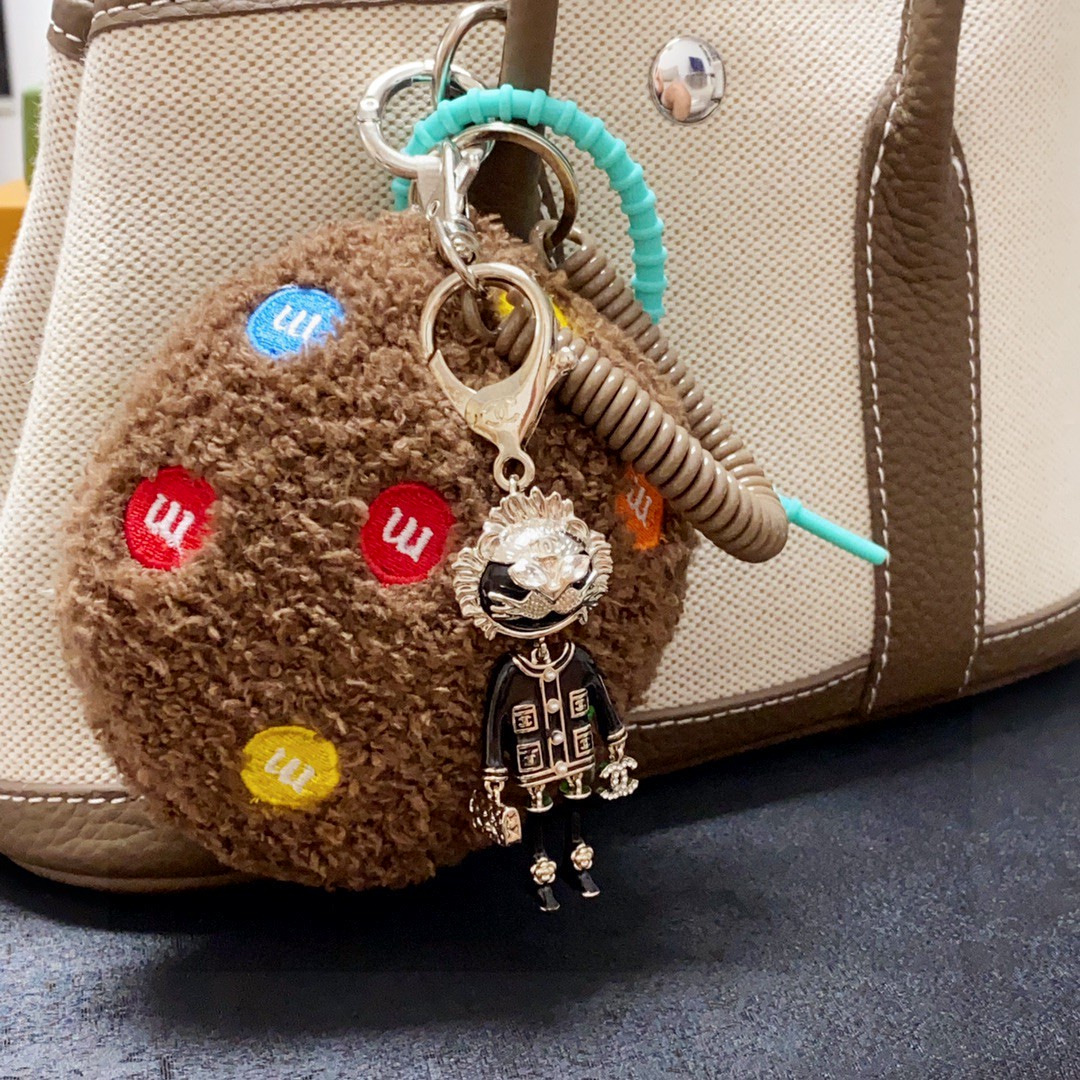 [TOP] CHANEL CC Key Chain - Black&GHW