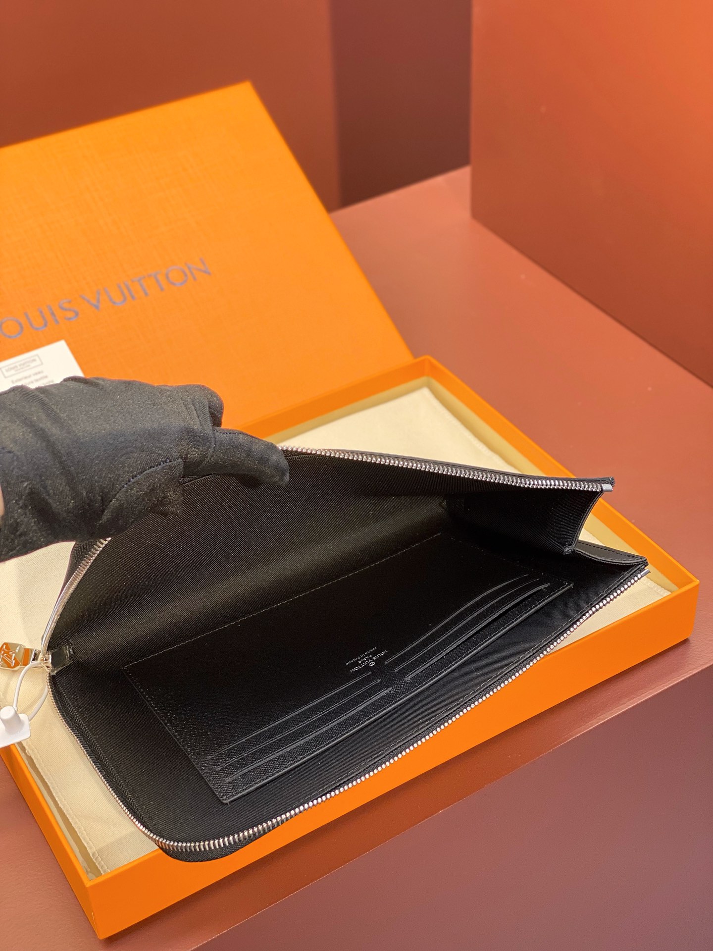[TOP] Louis Vuitton LV LV Pochette Jour Handbag 27×19×1cm/35×25×2cm - Black