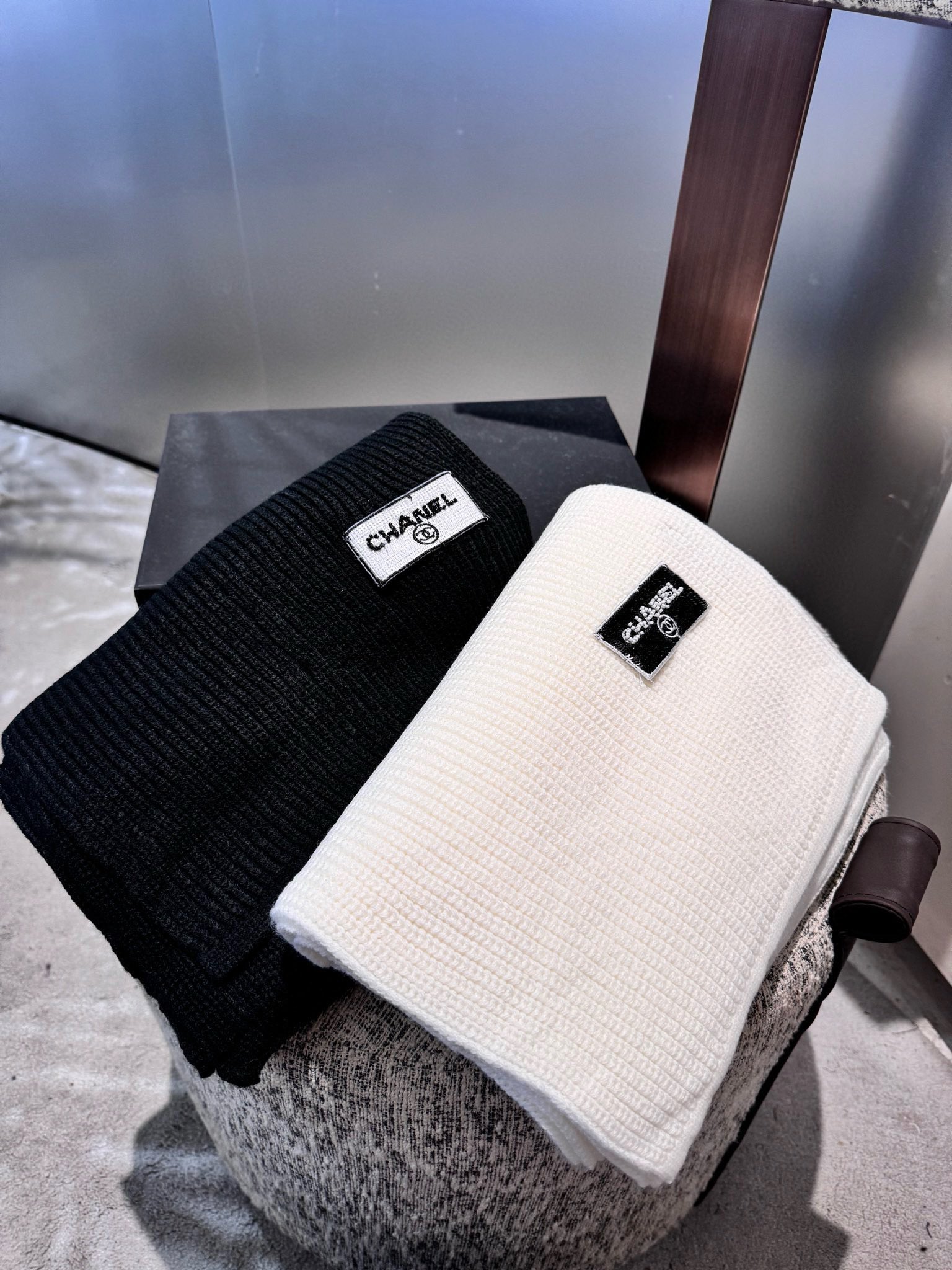 [TOP] CHANEL CC Wool Scarf 30X180 cm - 2 Colors