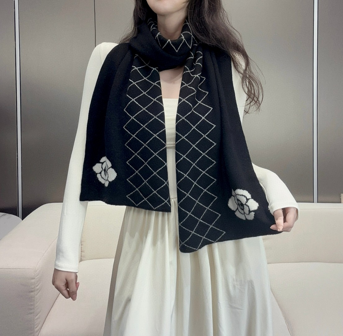 [TOP] CHANEL CC Wool Scarf 33X180 cm - Black