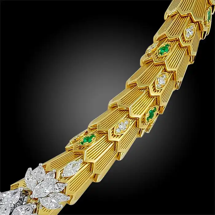 [TOP] BVLGARI Diamond and Emerald Eyes Serpenti Necklace+Bracelet Set-Yellow Gold