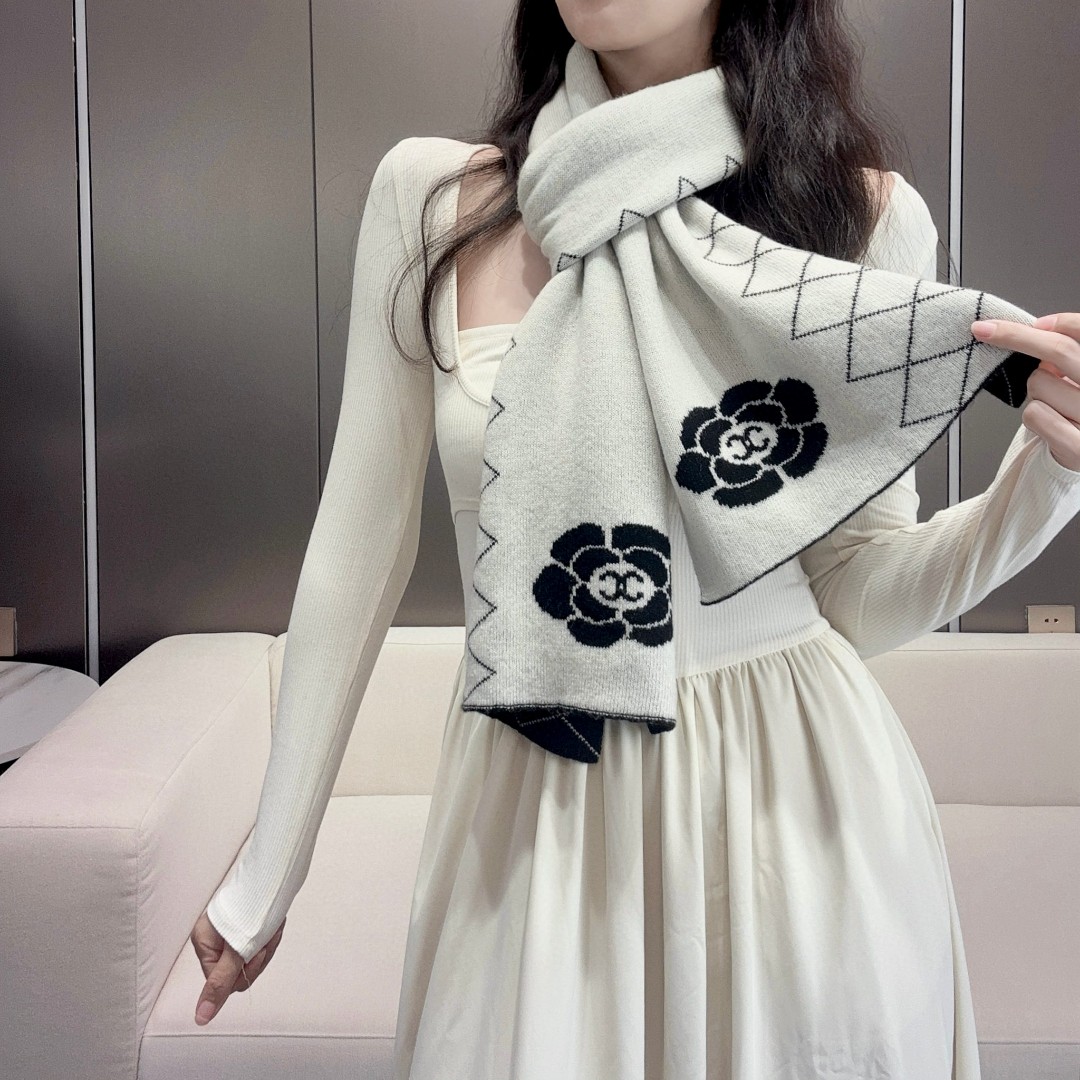 [TOP] CHANEL CC Wool Scarf 33X180 cm - Black