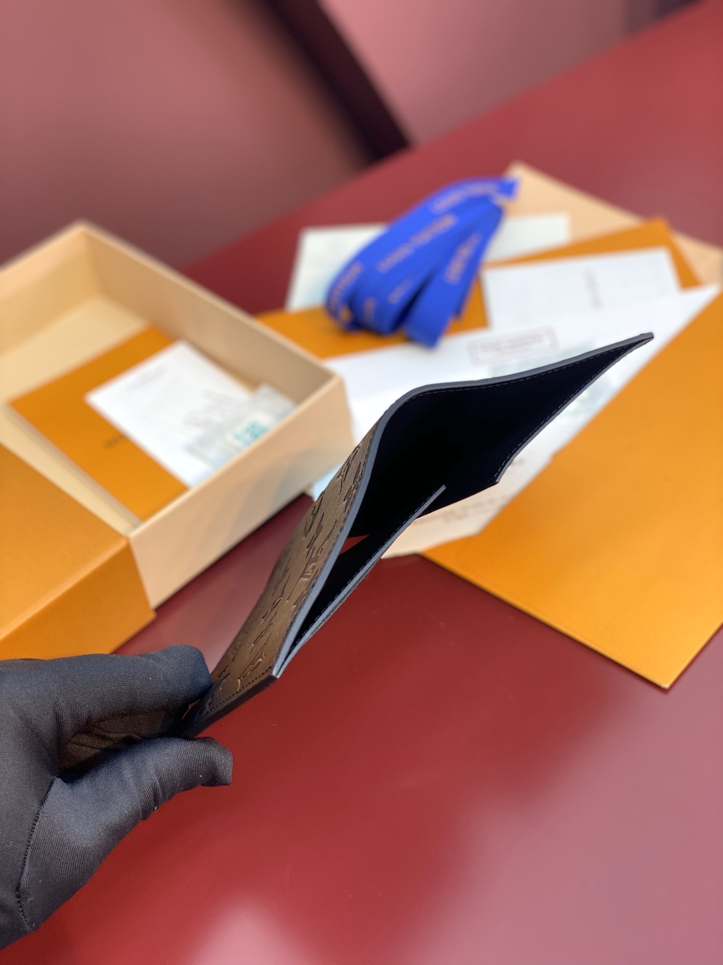 [TOP] Louis Vuitton LV Aerogram Wallet Monogram Shadow Embossed Leather 14X10x2.5cm - Black