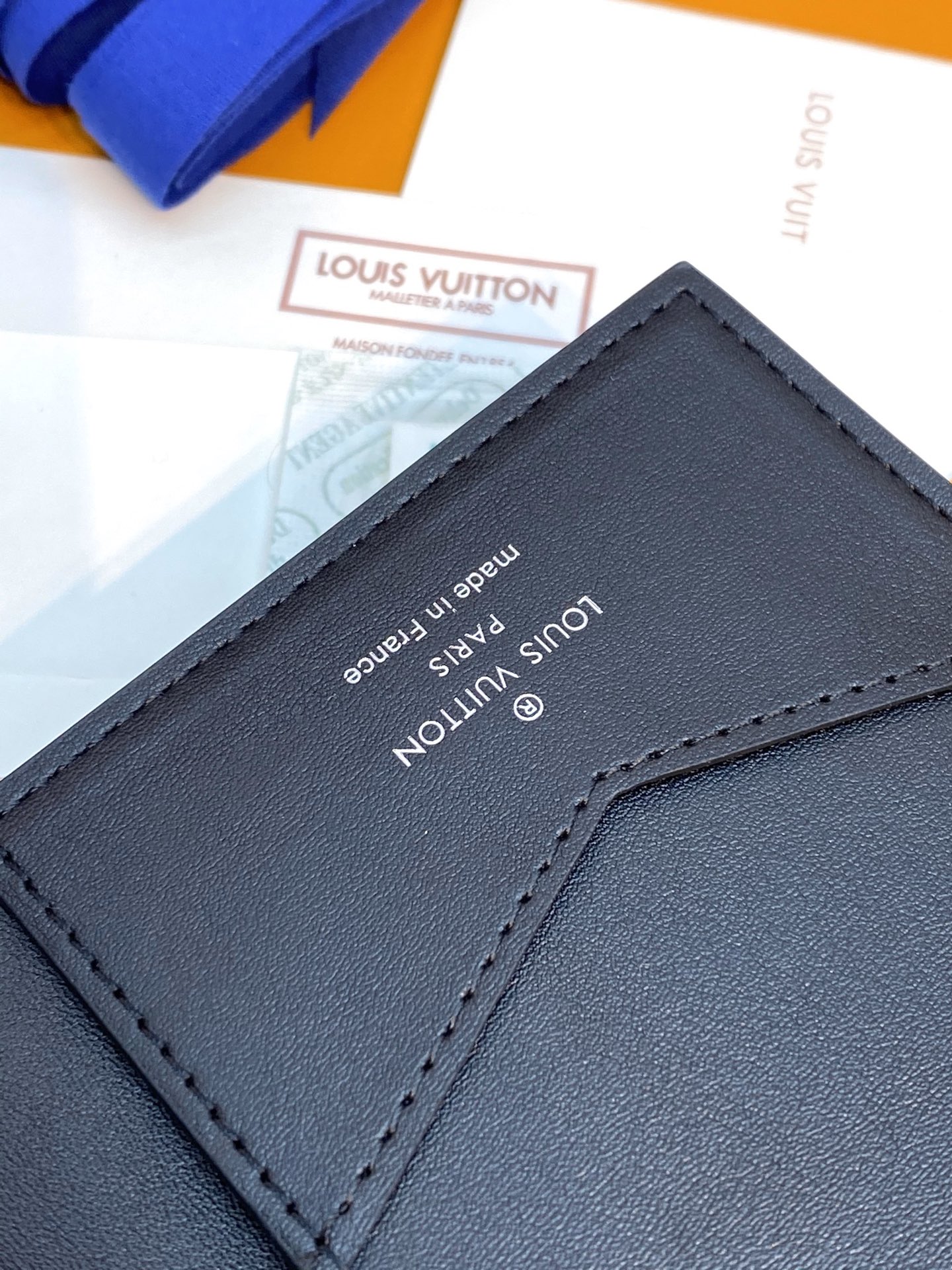 [TOP] Louis Vuitton LV Aerogram Wallet Monogram Shadow Embossed Leather 14X10x2.5cm - Black