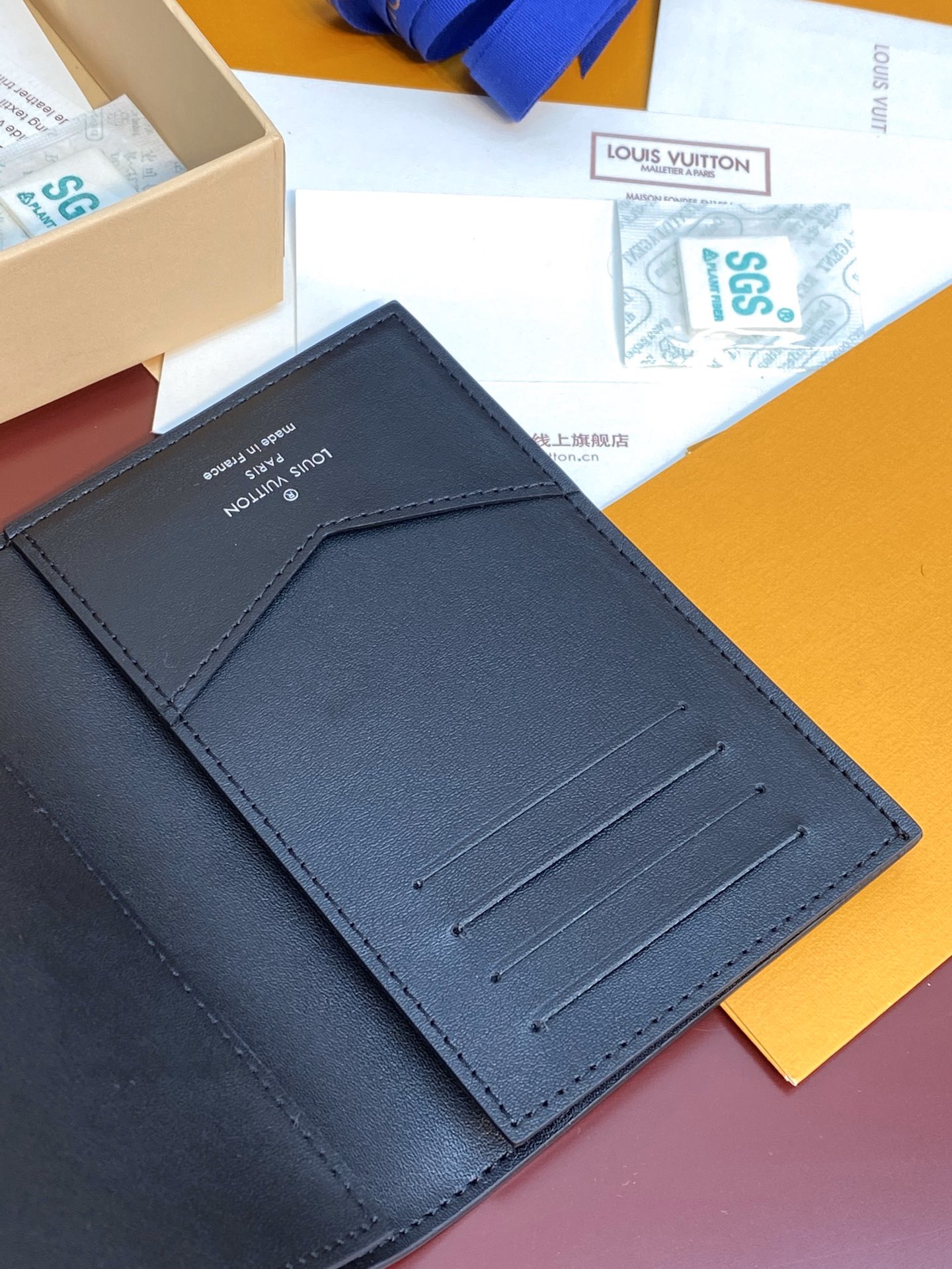 [TOP] Louis Vuitton LV Aerogram Wallet Monogram Shadow Embossed Leather 14X10x2.5cm - Black