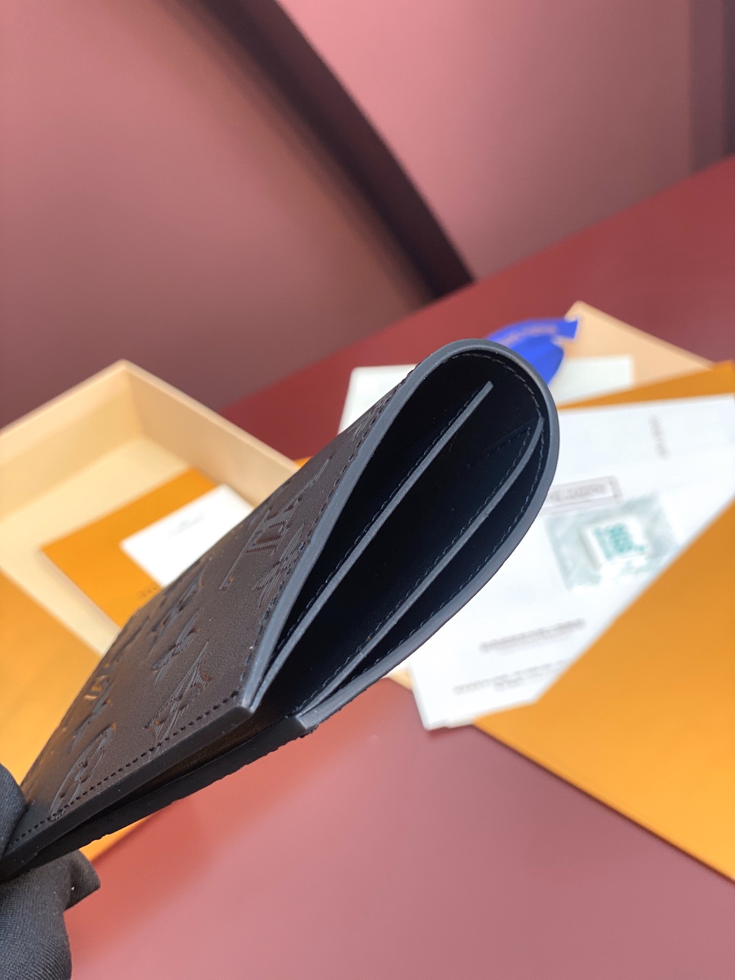 [TOP] Louis Vuitton LV Aerogram Wallet Monogram Shadow Embossed Leather 14X10x2.5cm - Black