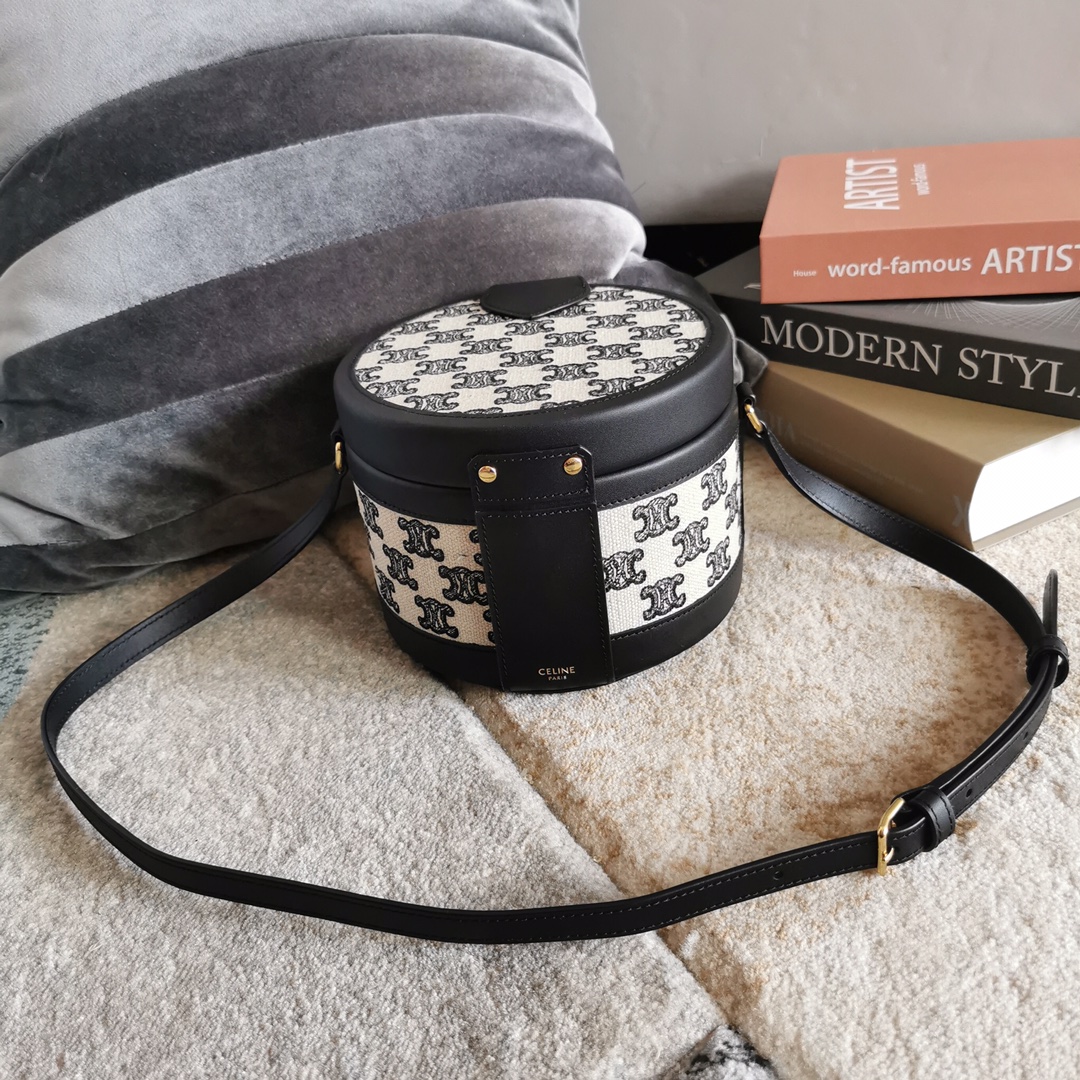 [TOP] CELINE Triomphe Canvas Bag 17x17x12cm - 2 Color