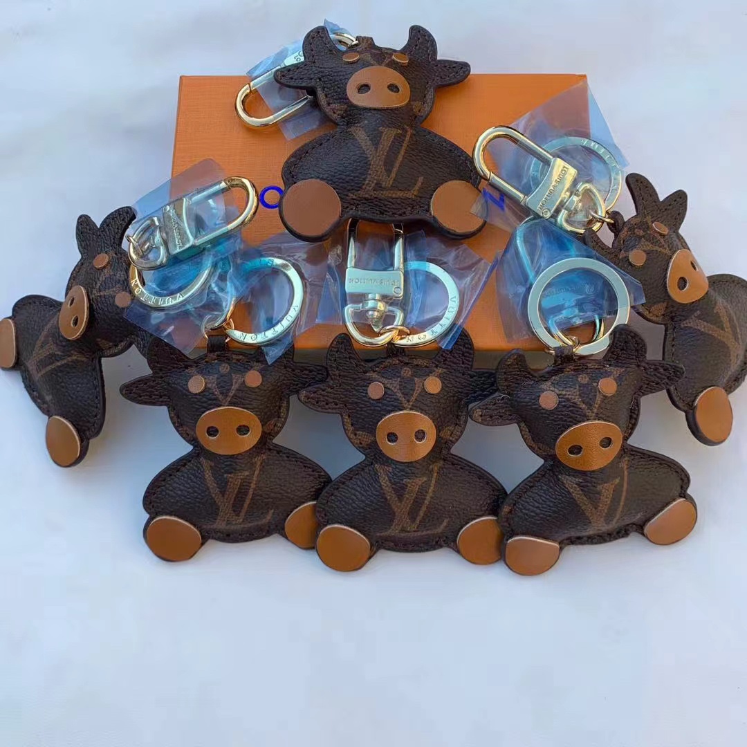 [TOP] Louis Vuitton LV Calf Shape keychain - Brown