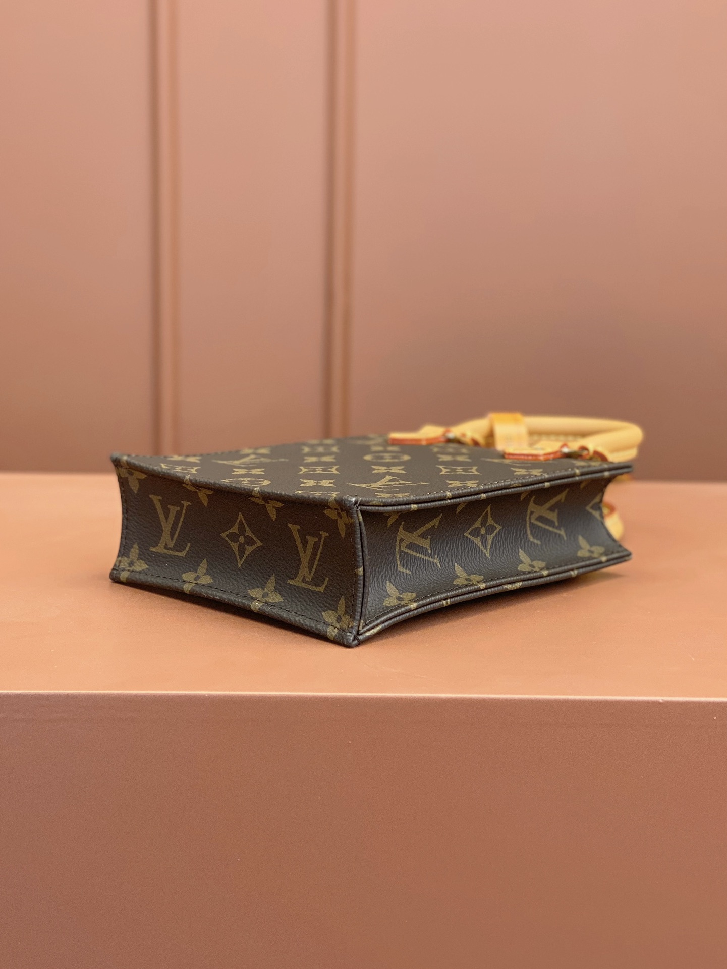 [TOP] Louis Vuitton LV Petit Sac Plat Handbag 14x17x5cm - Brown