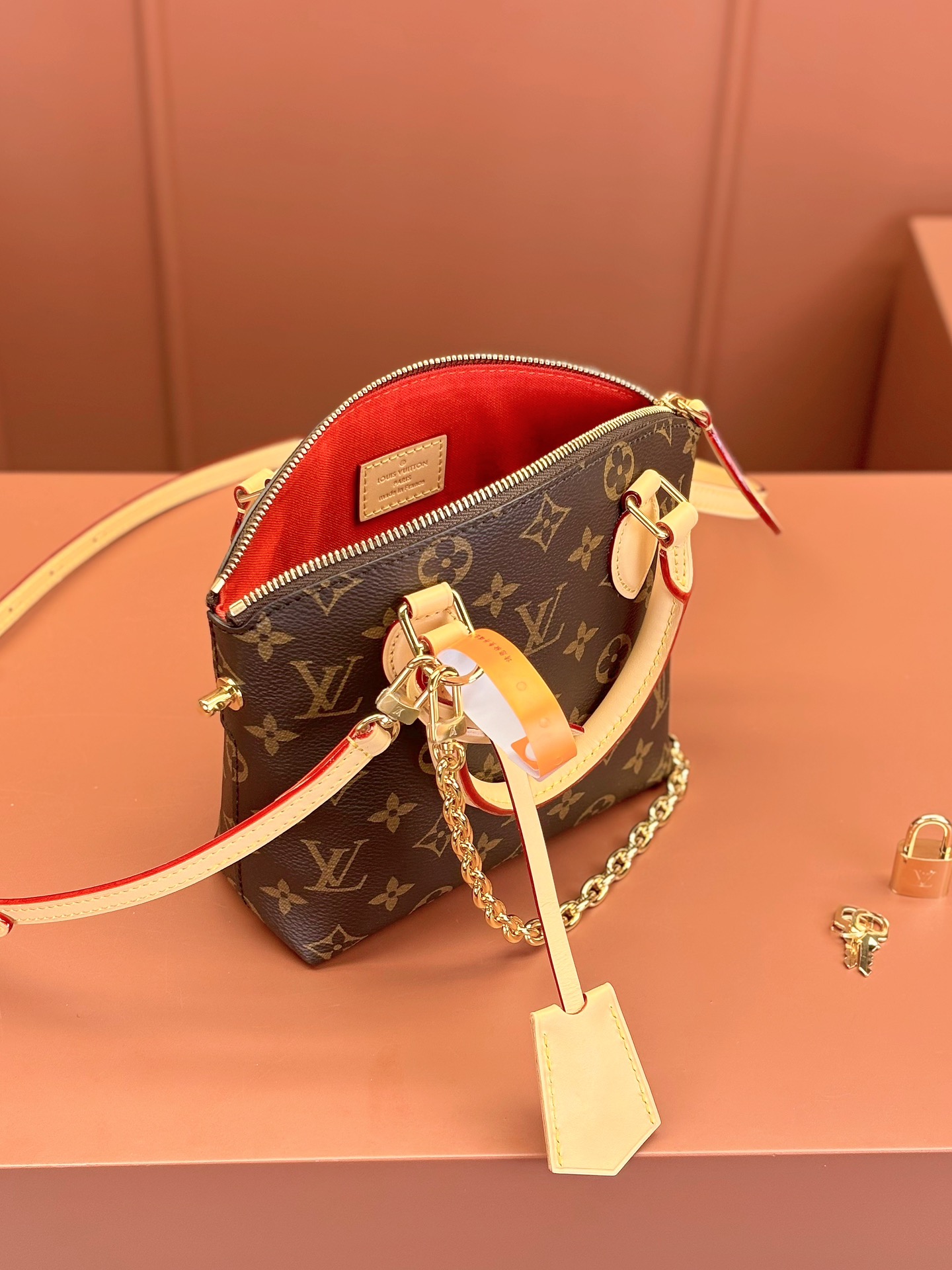 [TOP] Louis Vuitton LV Lockit BB Handbag 15x19x7cm - Brown