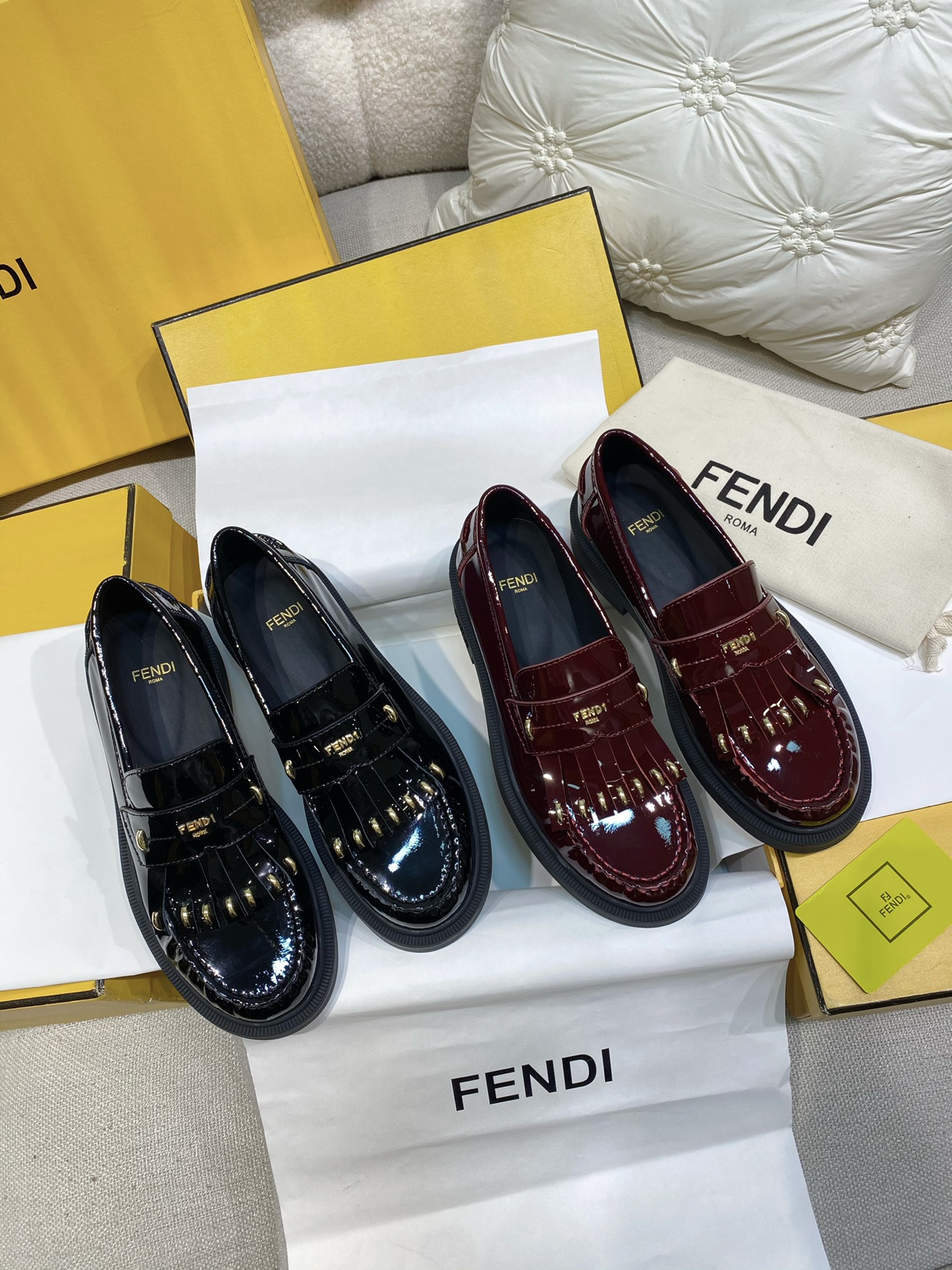 [TOP] FENDI Filo Cowhide Loafers - 2 Color
