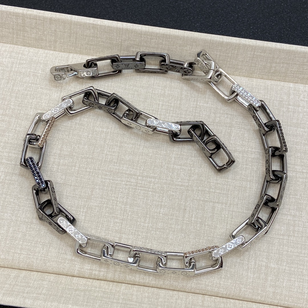 [TOP] Louis Vuitton LV Necklace/Bracelet Set - Silver/Black