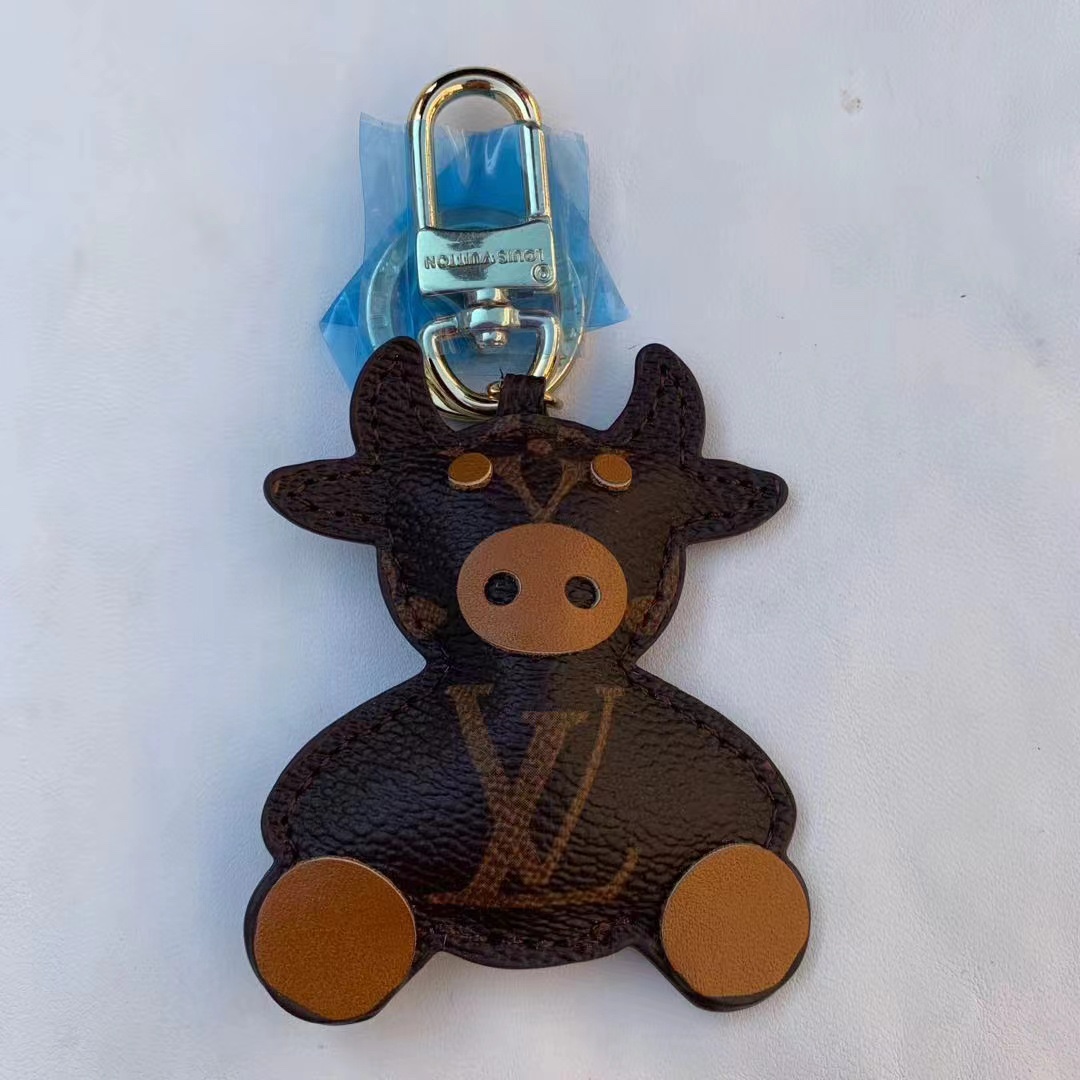 [TOP] Louis Vuitton LV Calf Shape keychain - Brown