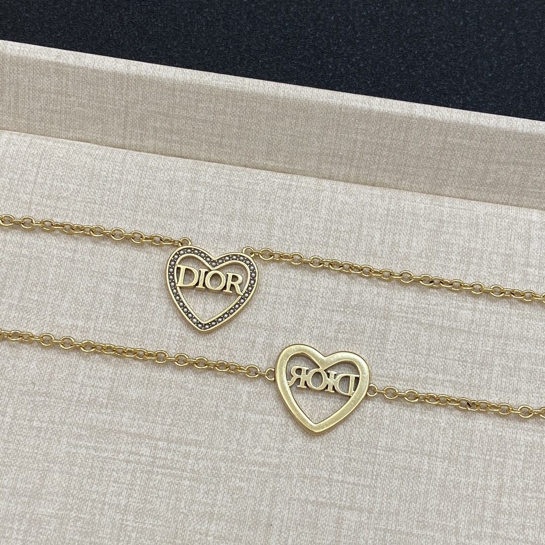 [TOP] Christian Dior Necklace/Earrings/Bracelet with Heart Pattern Pendant - Gold