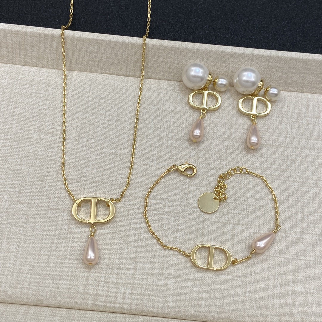 [TOP] Christian Dior Necklace/Earrings/Bracelet with Pearl - Gold