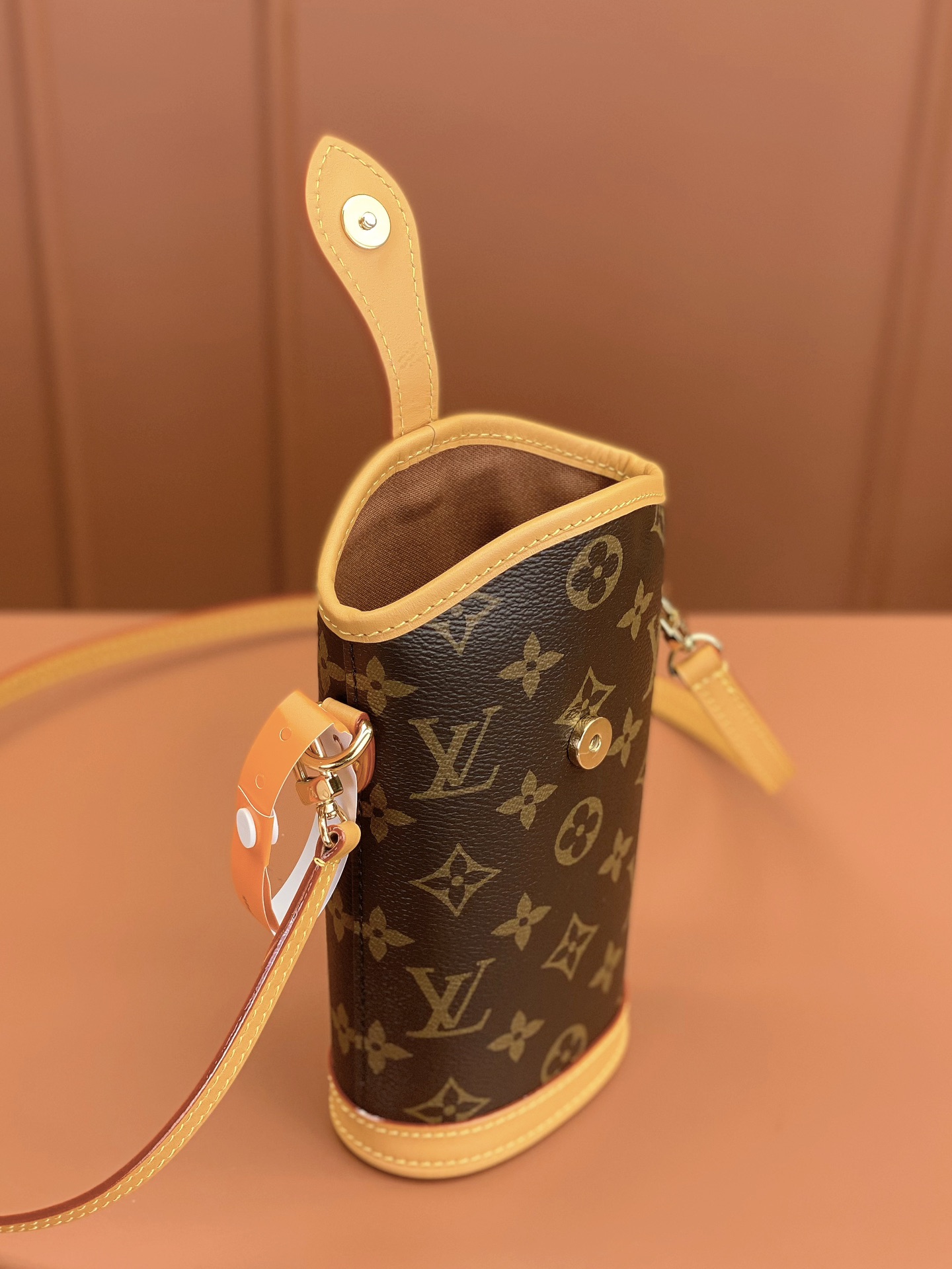 [TOP] Louis Vuitton LV L*V  Fold Me Monogram Bag 14.5x18x6.5cm - Brown