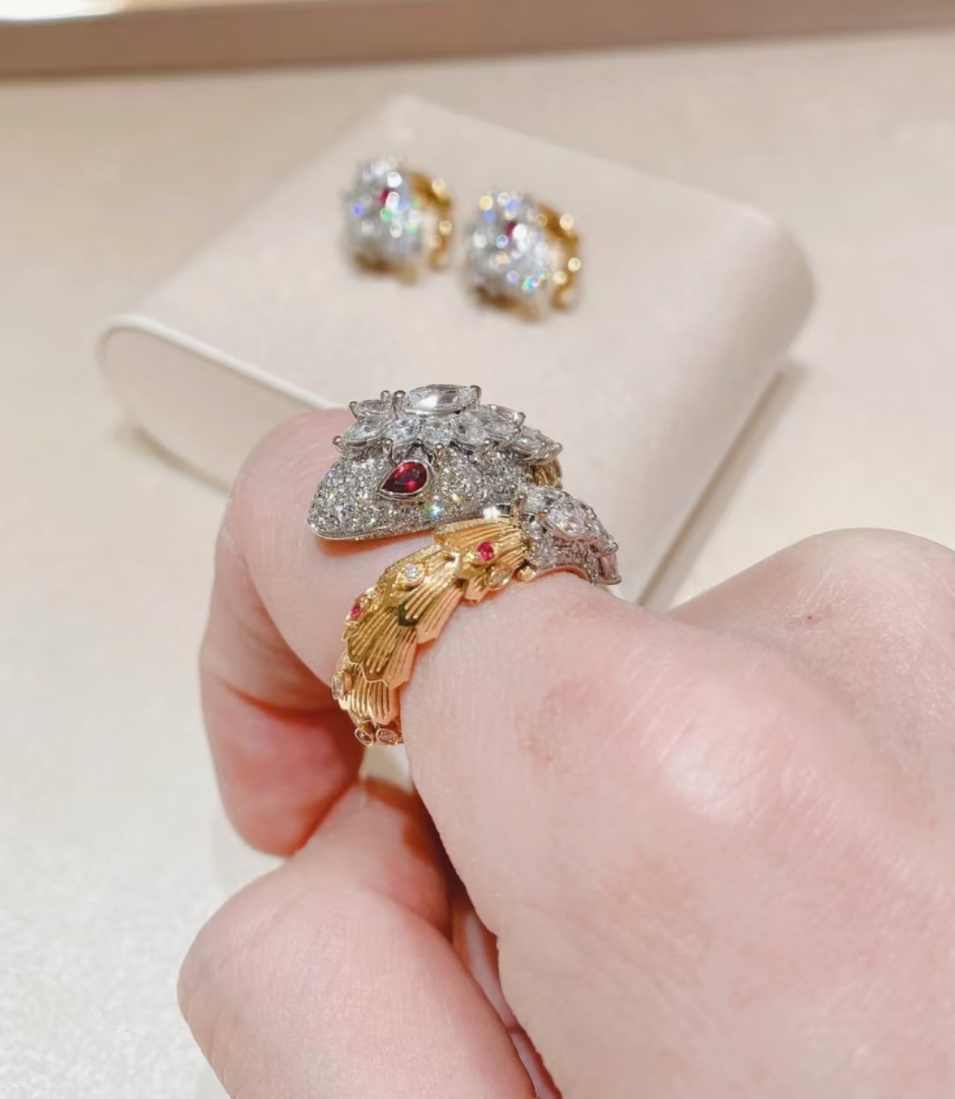 [TOP] BVLGARI Serpenti Platinum Diamond Emerald Earrings + Ring Set-Gold