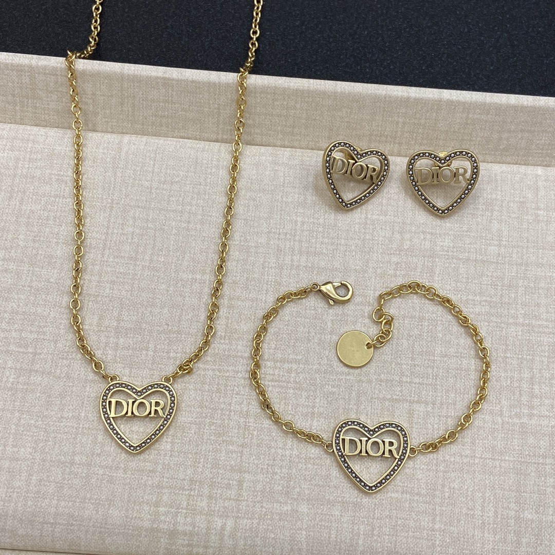 [TOP] Christian Dior Necklace/Earrings/Bracelet with Heart Pattern Pendant - Gold