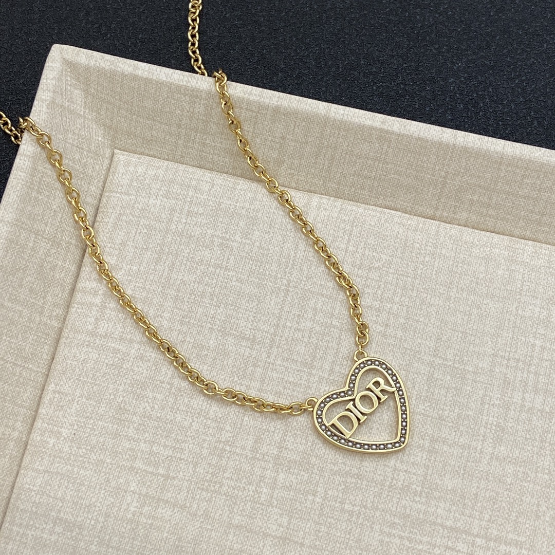 [TOP] Christian Dior Necklace/Earrings/Bracelet with Heart Pattern Pendant - Gold