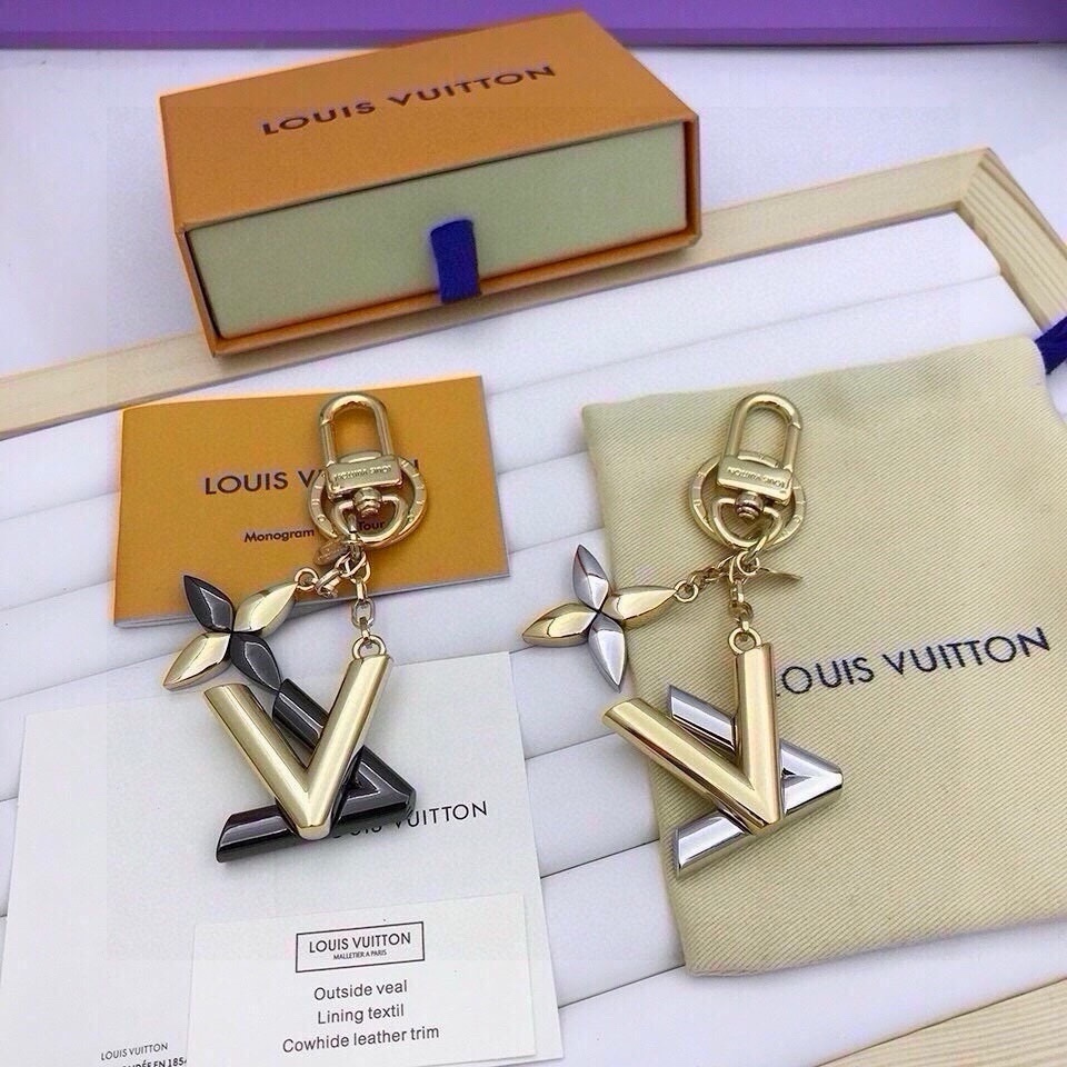 [TOP] Louis Vuitton LV LV Twist Bag Charm Key - 2 Colour