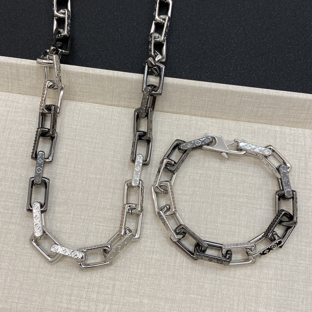 [TOP] Louis Vuitton LV Necklace/Bracelet Set - Silver/Black