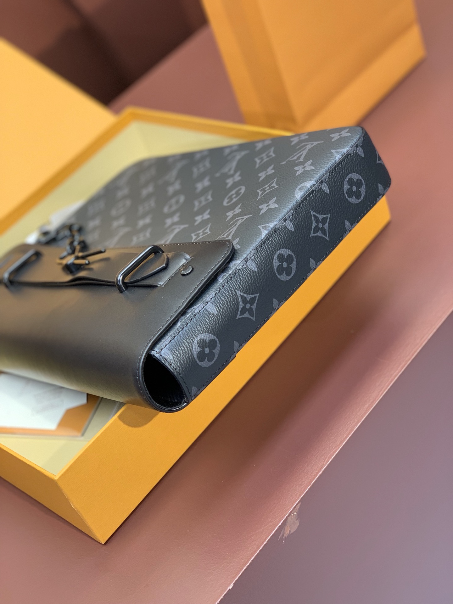 [TOP] Louis Vuitton LV Pochette Steamer Handbag 32x22x4cm - Black