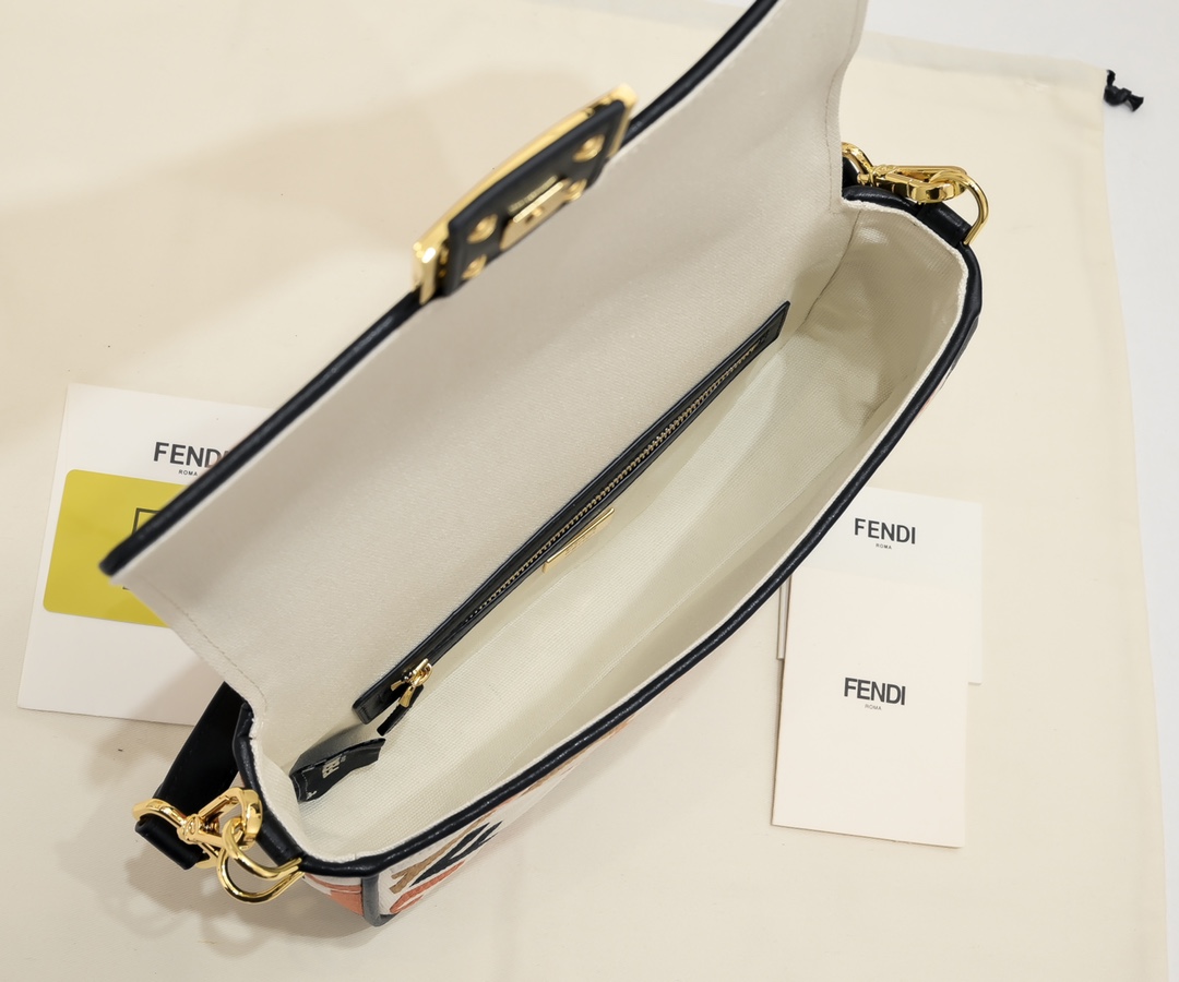 [TOP] FENDI Canvas Baguette Bag 27×6×14cm - Beige