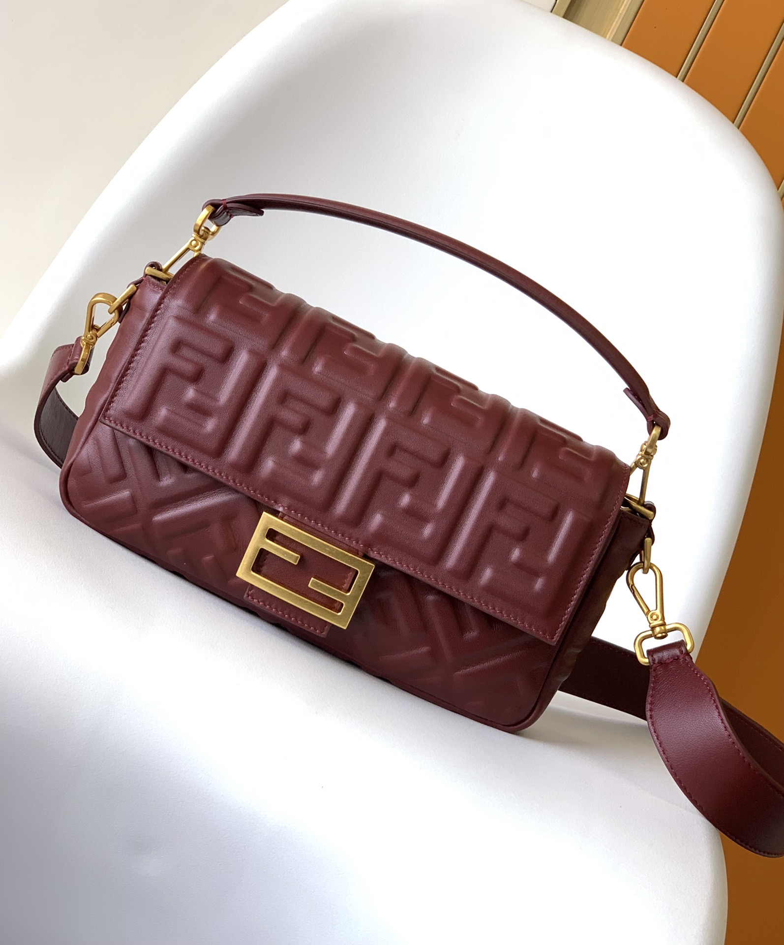[TOP] FENDI Baguette Phone Pouch Bag 26*5*15cm- Red
