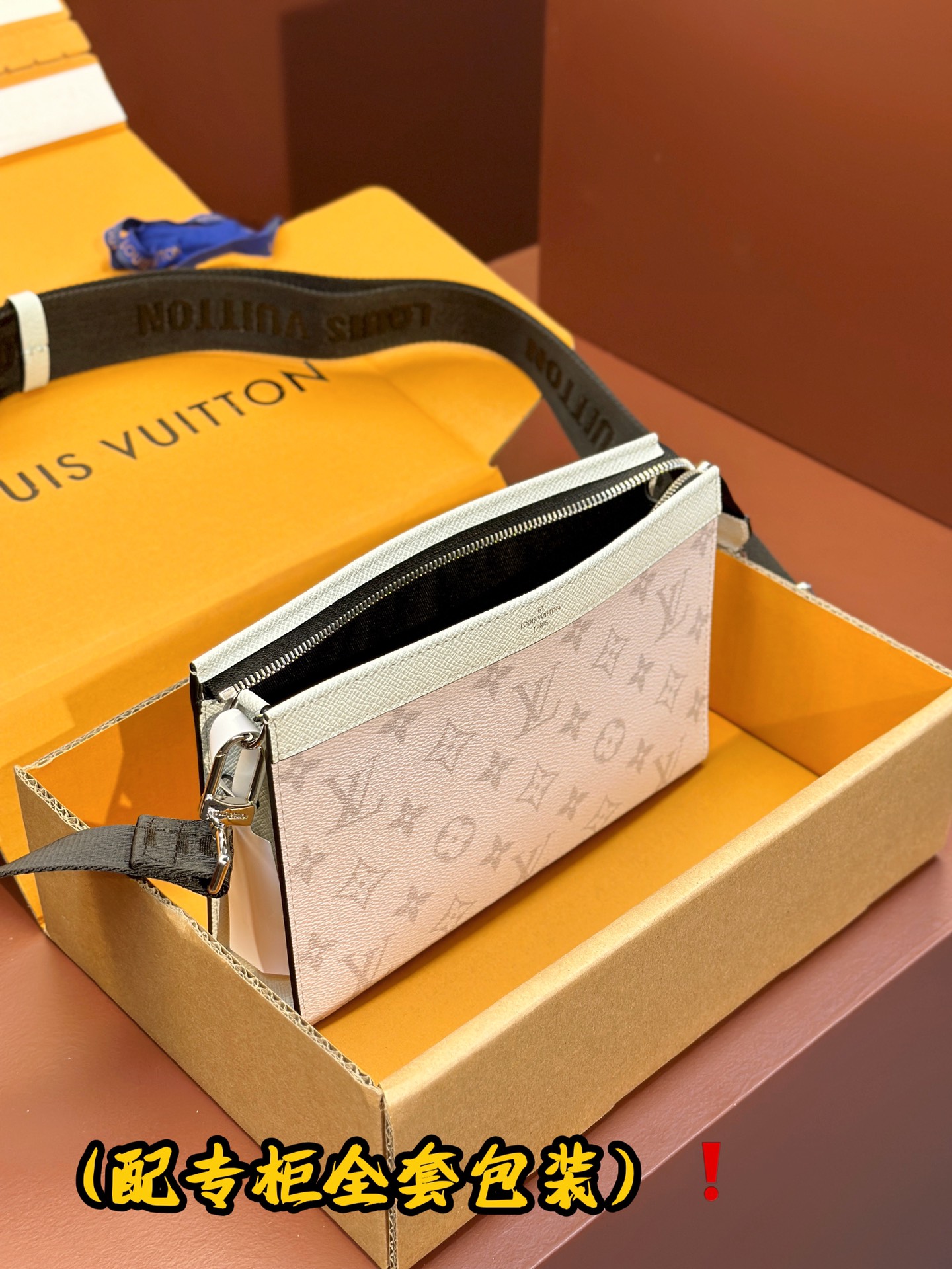 [TOP] Louis Vuitton LV Monogram Eclipse Canvas Bag 18.5 x 11 x 6.5cm - 4 Colour