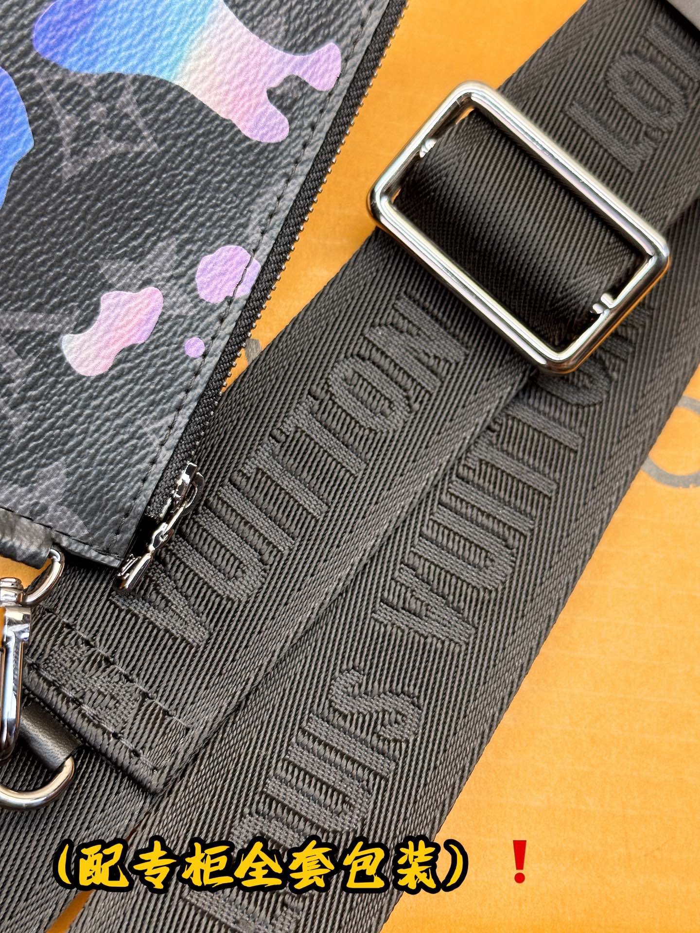 [TOP] Louis Vuitton LV Monogram Eclipse Canvas Bag 18.5 x 11 x 6.5cm - 3 Colour