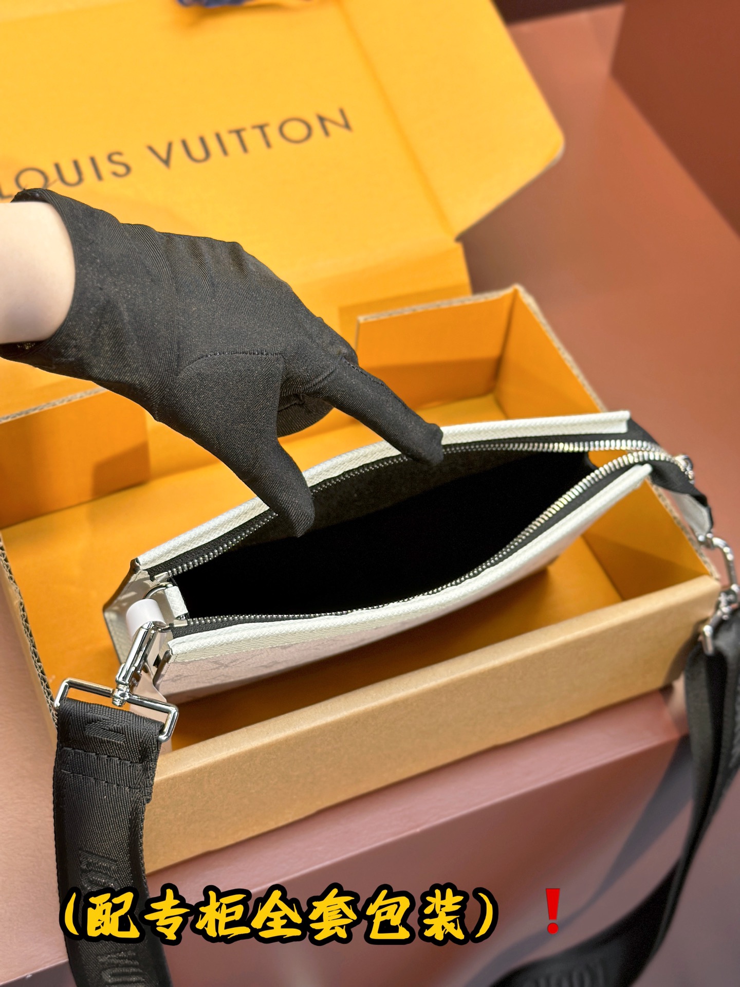 [TOP] Louis Vuitton LV Monogram Eclipse Canvas Bag 18.5 x 11 x 6.5cm - 4 Colour