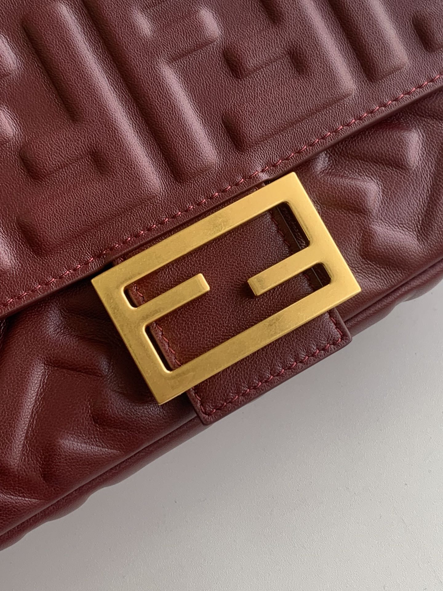 [TOP] FENDI Baguette Phone Pouch Bag 26*5*15cm- Red