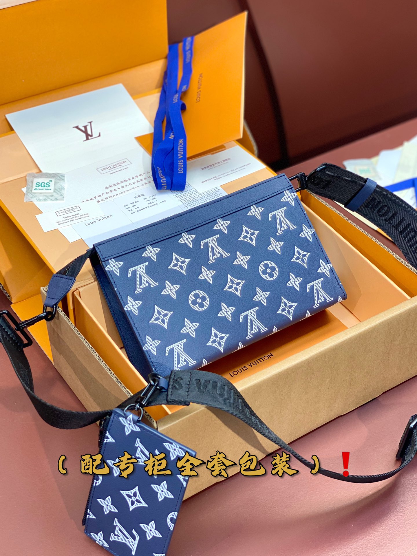 [TOP] Louis Vuitton LV Monogram Shadow Cow leather Bag 22 x 14.5 x 4.5cm - 2 Colour