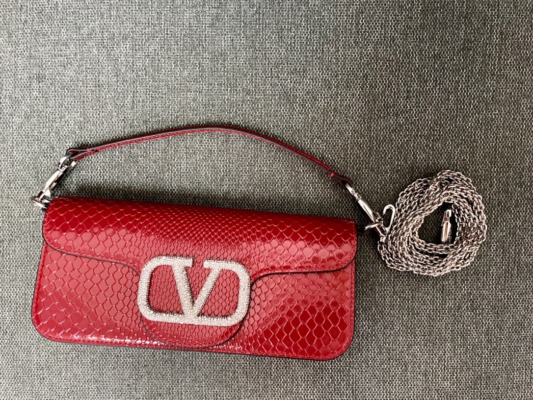 [TOP] VALENTINO Garavani Snake Pattern Calfskin Loco Bag 27x13x6cm - Red