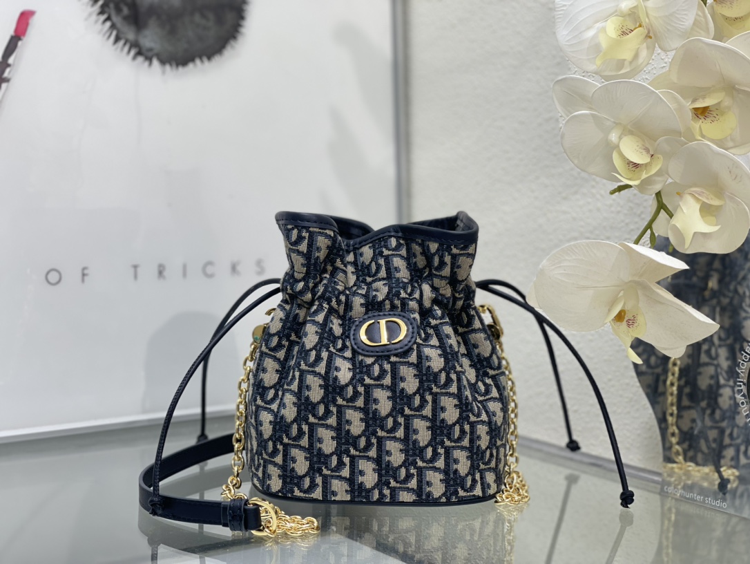 [TOP] Christian Dior Montaigne Bag Mini Drawstring Bucket Bag 16x18.5x13cm - 2 Colors