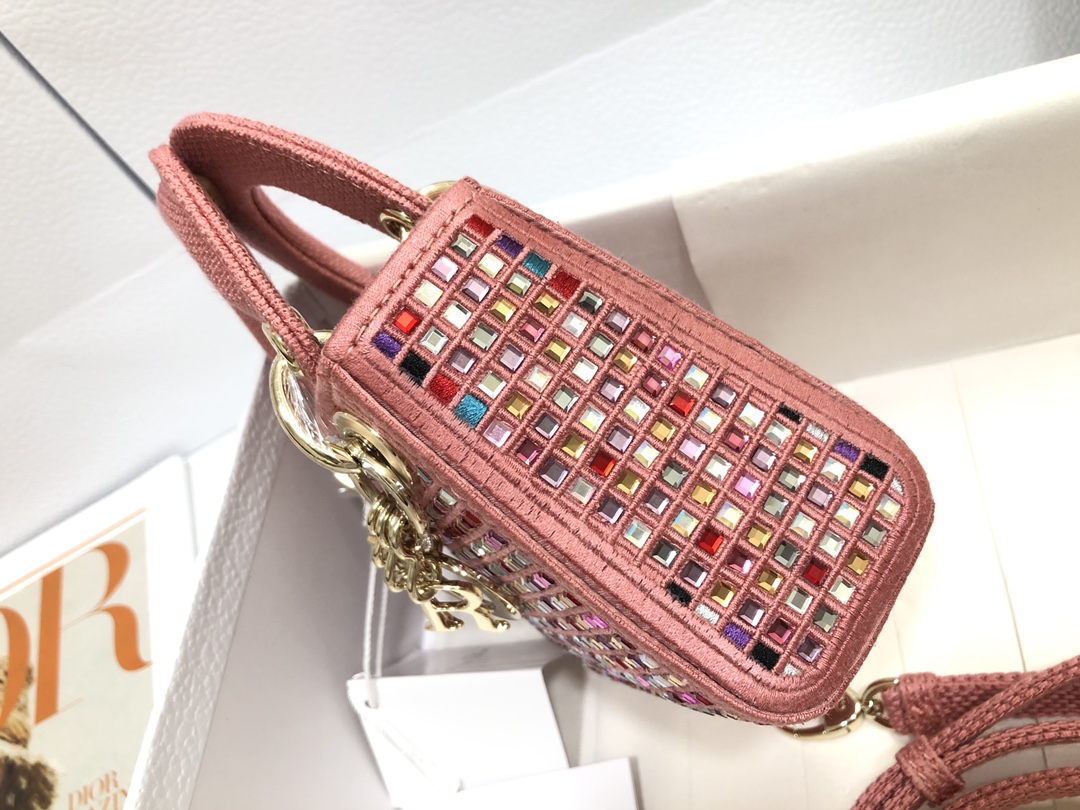 [TOP] Christian Dior Lady Dior Bag Mini Embroidery Pink Color Diamond 12x10.2x5cm -Pink