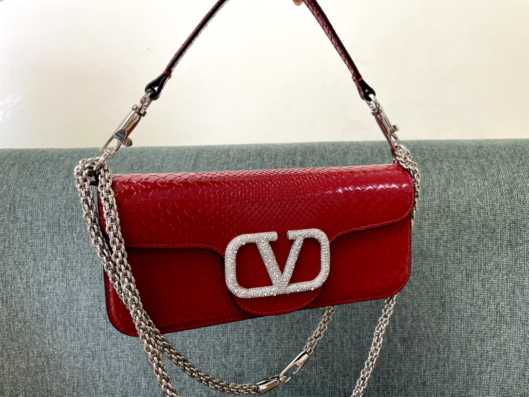[TOP] VALENTINO Garavani Snake Pattern Calfskin Loco Bag 27x13x6cm - Red