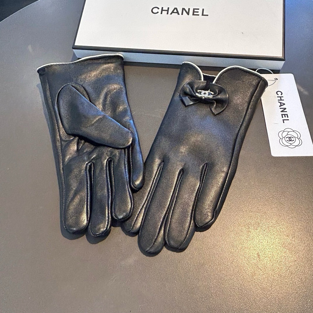 [TOP] CHANEL Gloves - Black