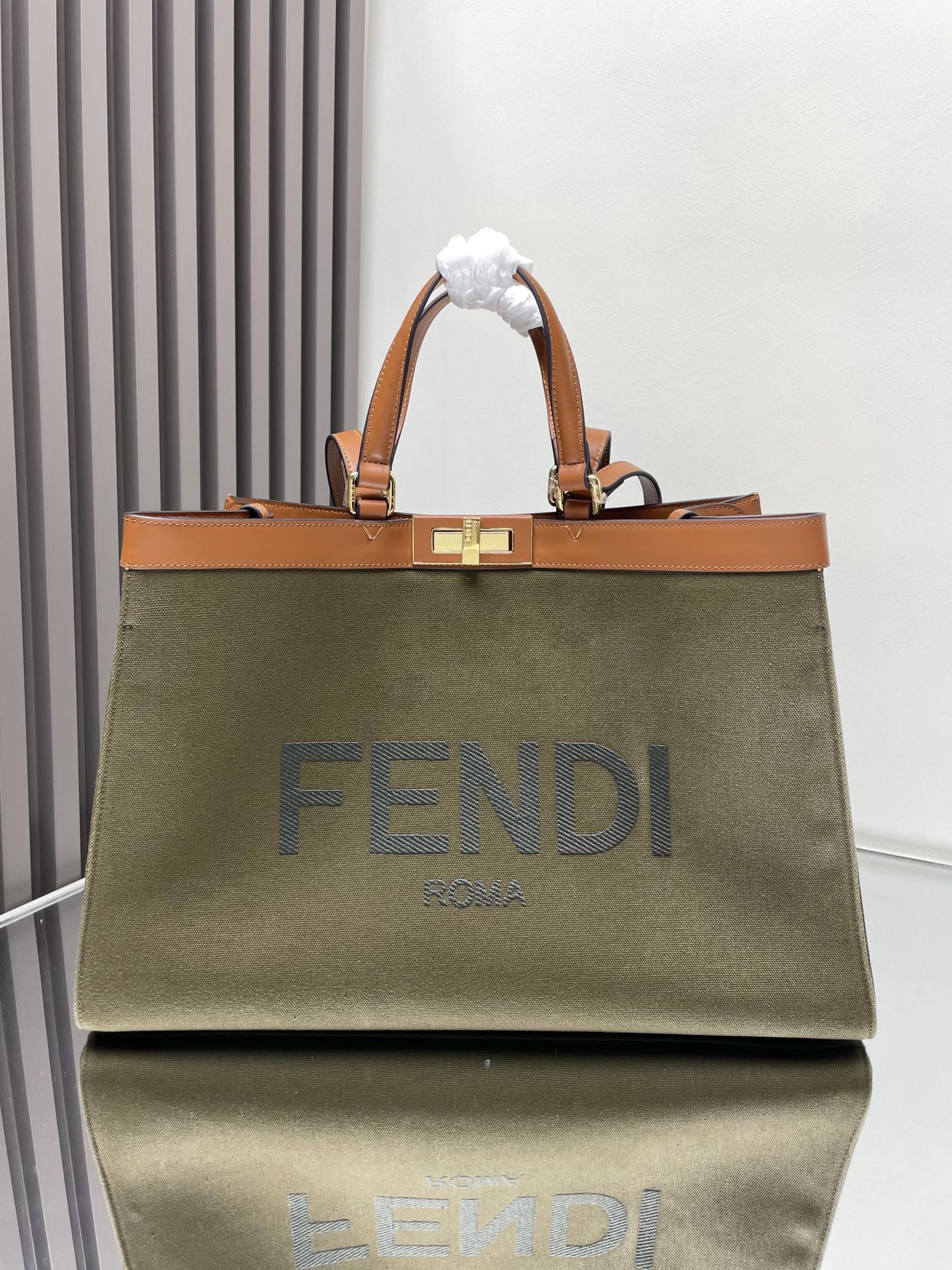 [TOP] FENDI Peekaboo X-Tote Bag 41x16x30cm - Green