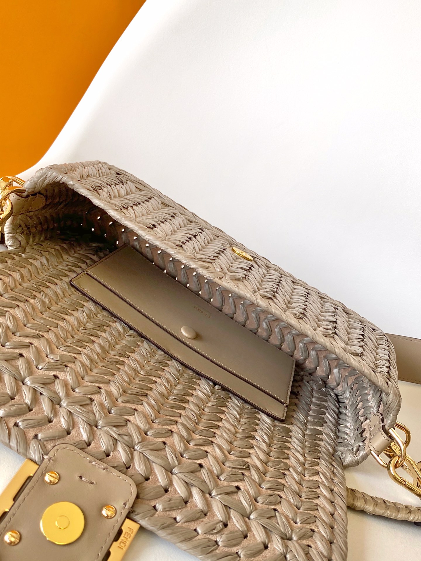 [TOP] FENDI FENDI Baguette Bag Raffia Hand-Woven Bag 27×6.5×15 cm - Gray