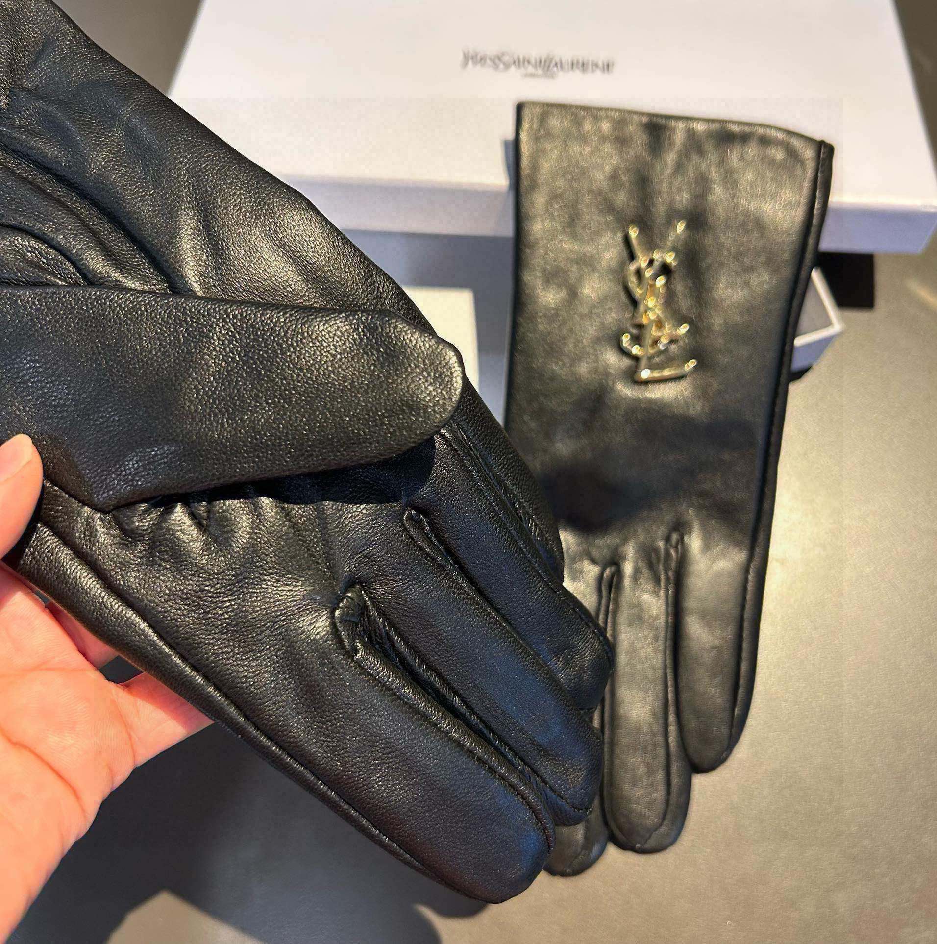 [TOP] Yves Saint Laurent YSL Gloves - Black