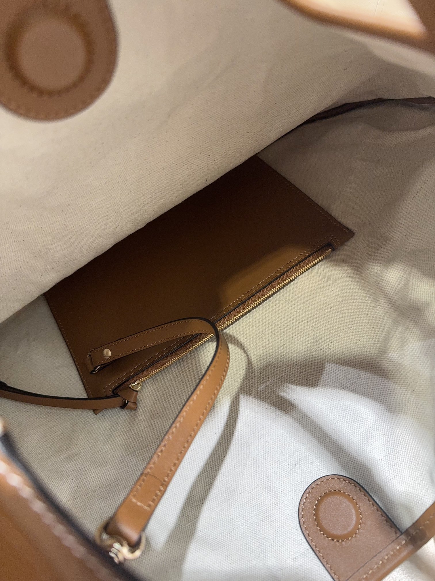 [TOP] GUCCI GG Body Medium Shoulder Bag 49 x 46 x 4cm - Brown