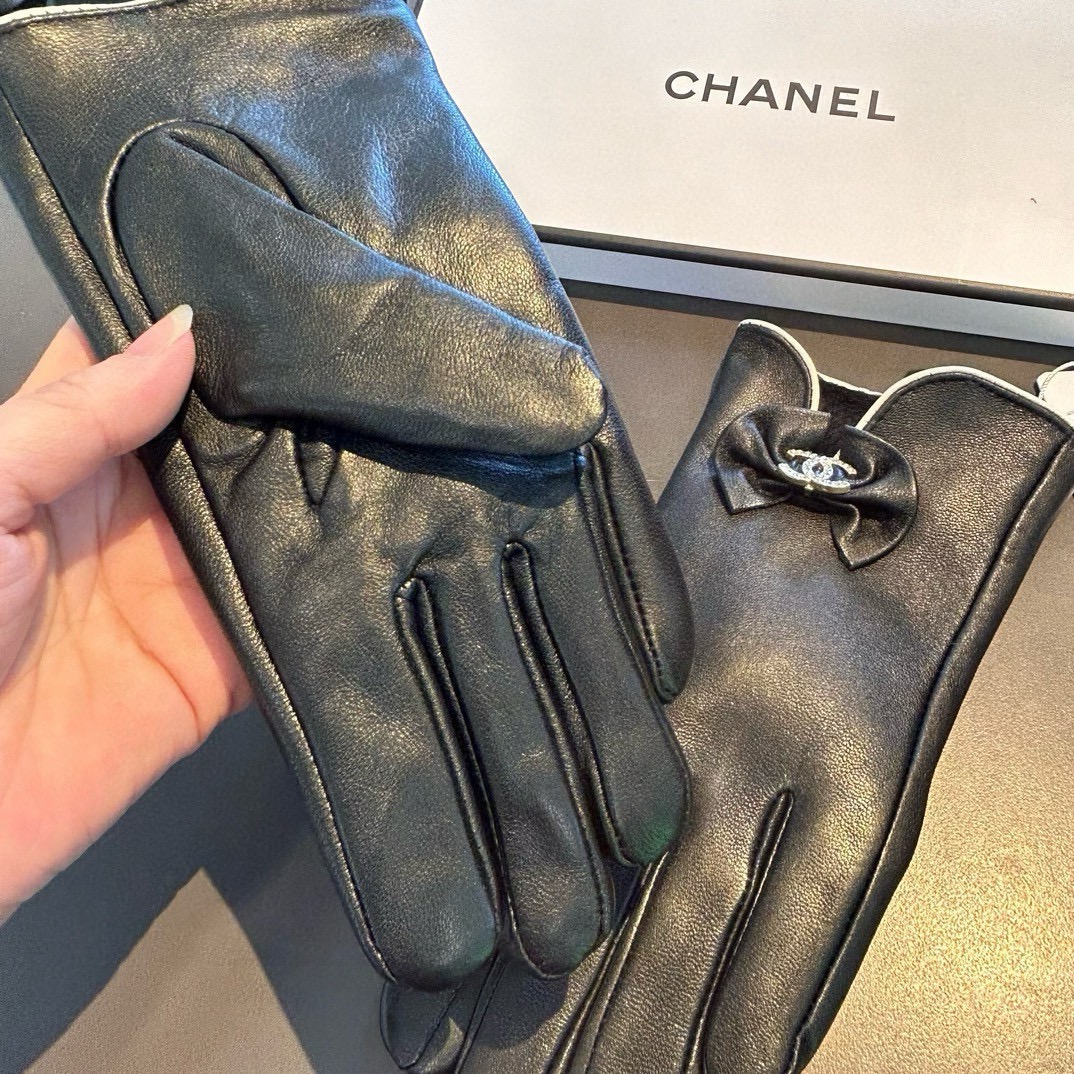[TOP] CHANEL Gloves - Black