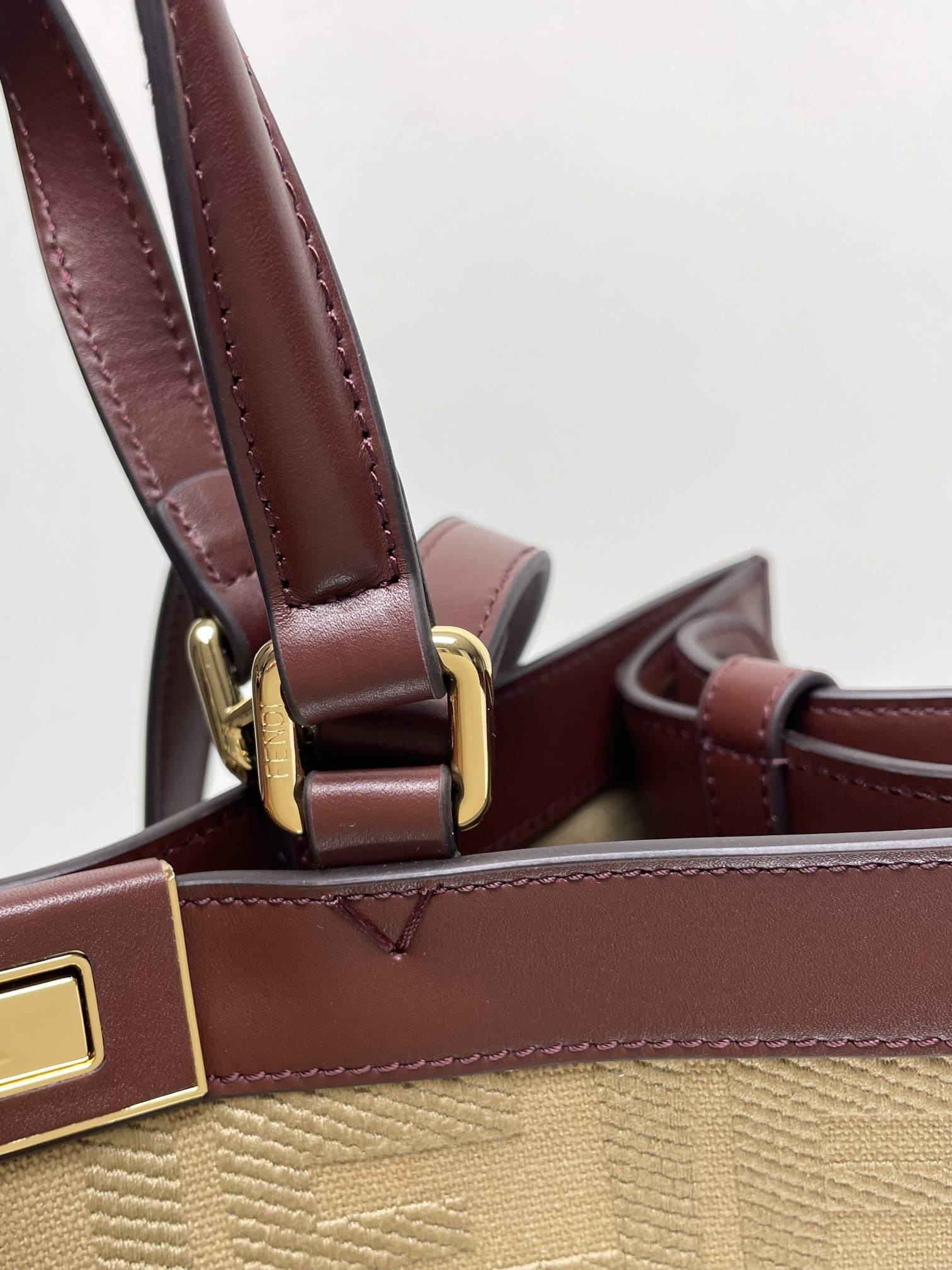 [TOP] FENDI Peekaboo X-Tote Bag 41x16x30cm - Apricot