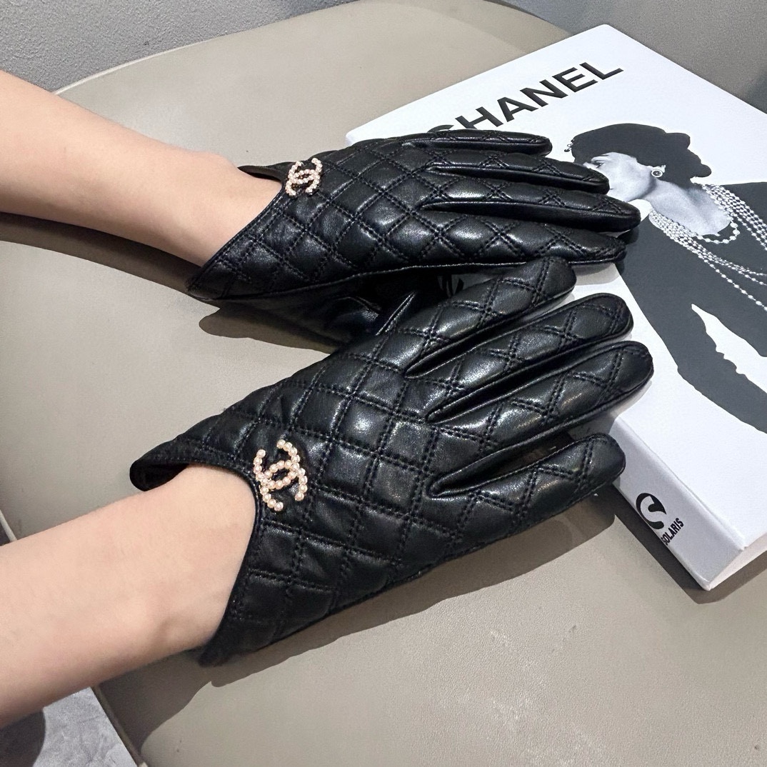 [TOP] CHANEL Gloves - Black