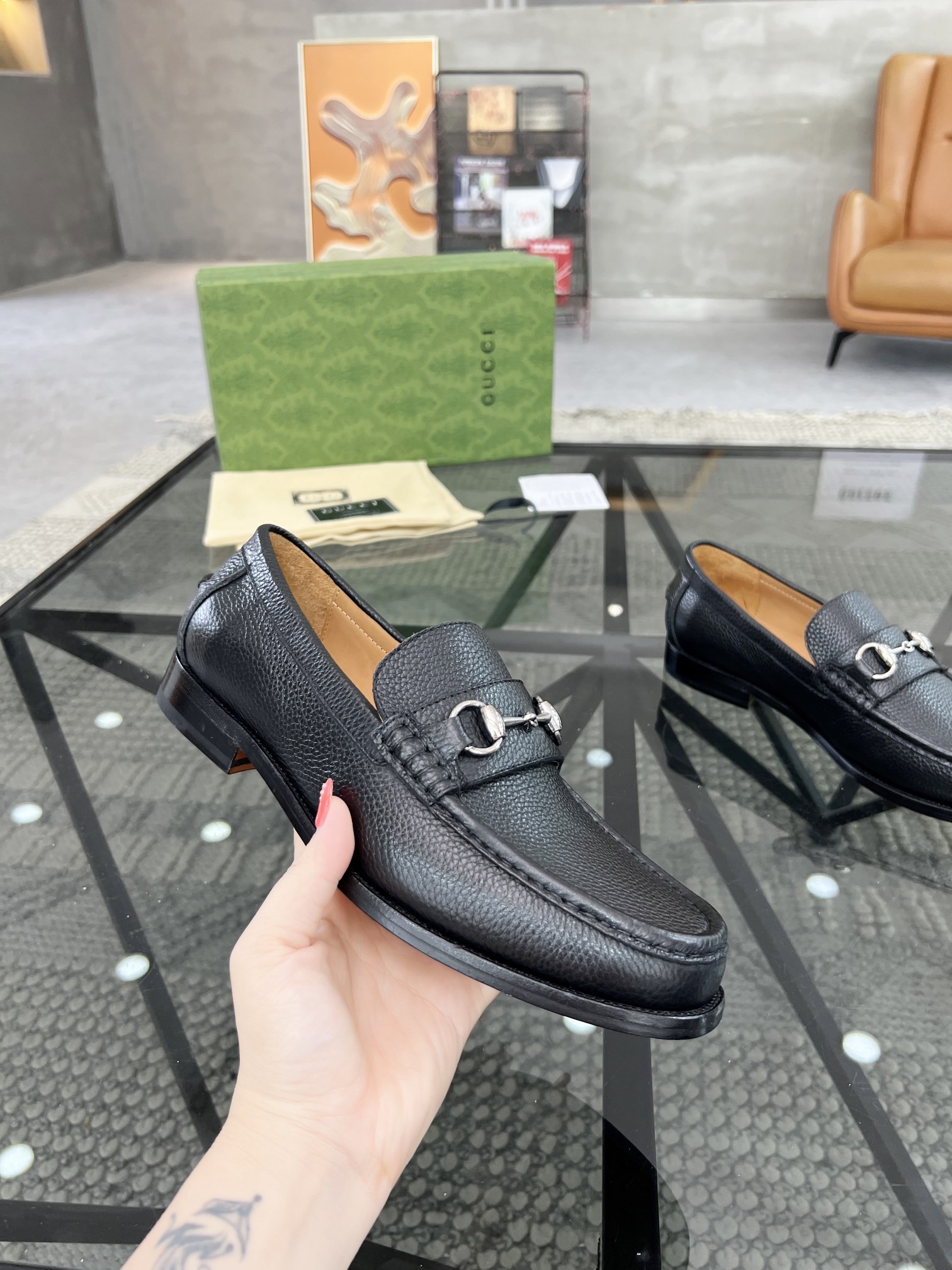 [TOP] GUCCI Men's Business Leather Shoes - Black