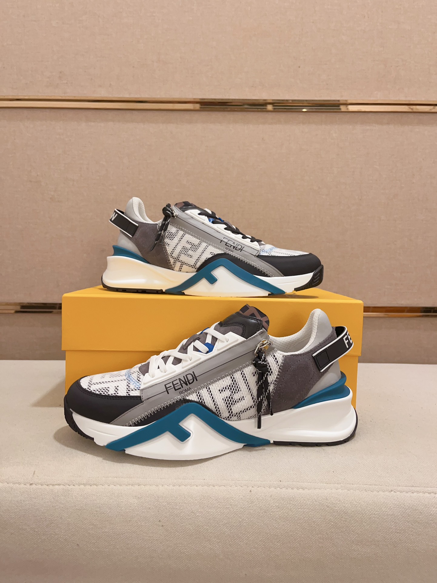 [TOP] FENDI Men's Shoes