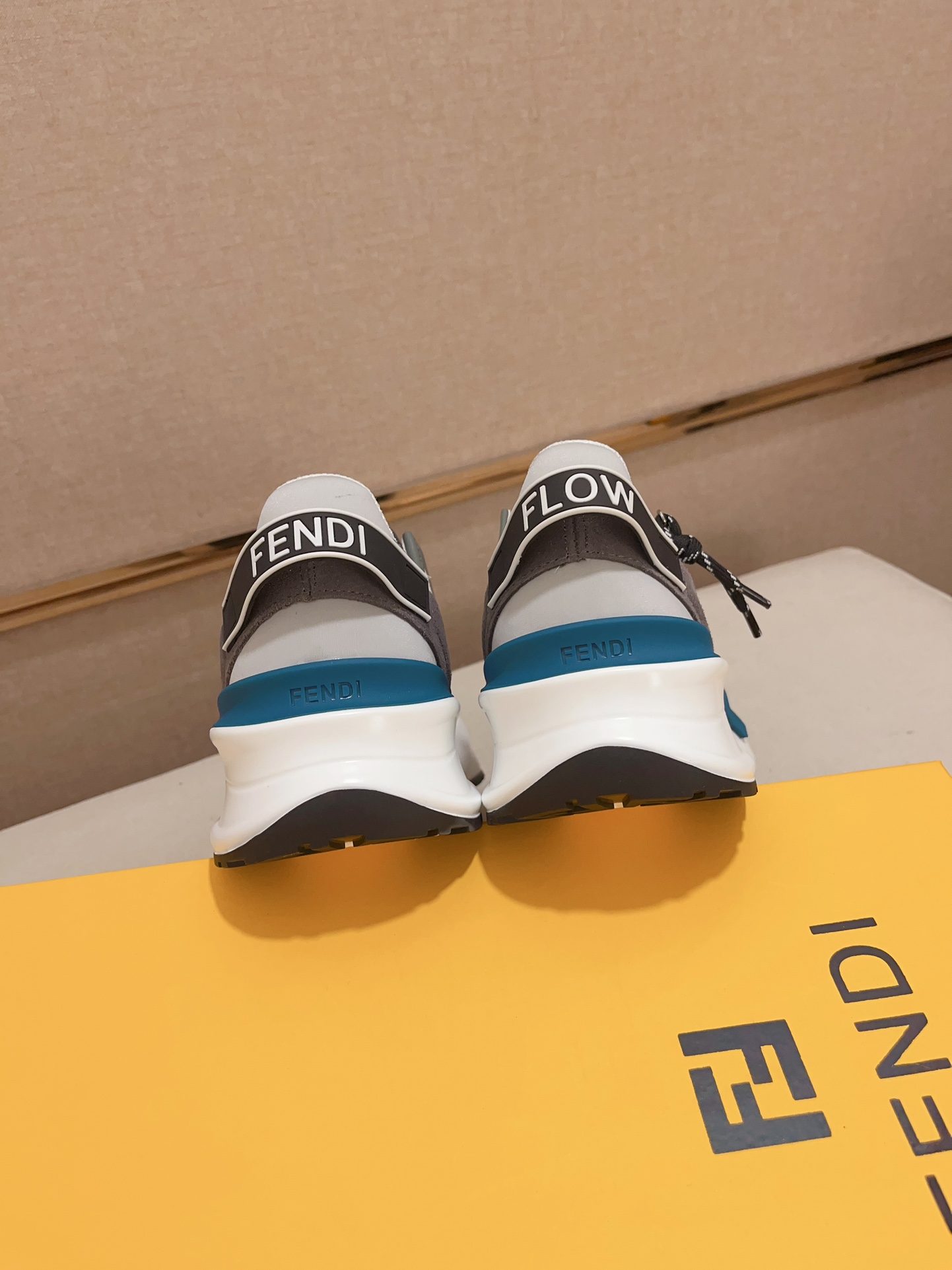 [TOP] FENDI Men's Shoes