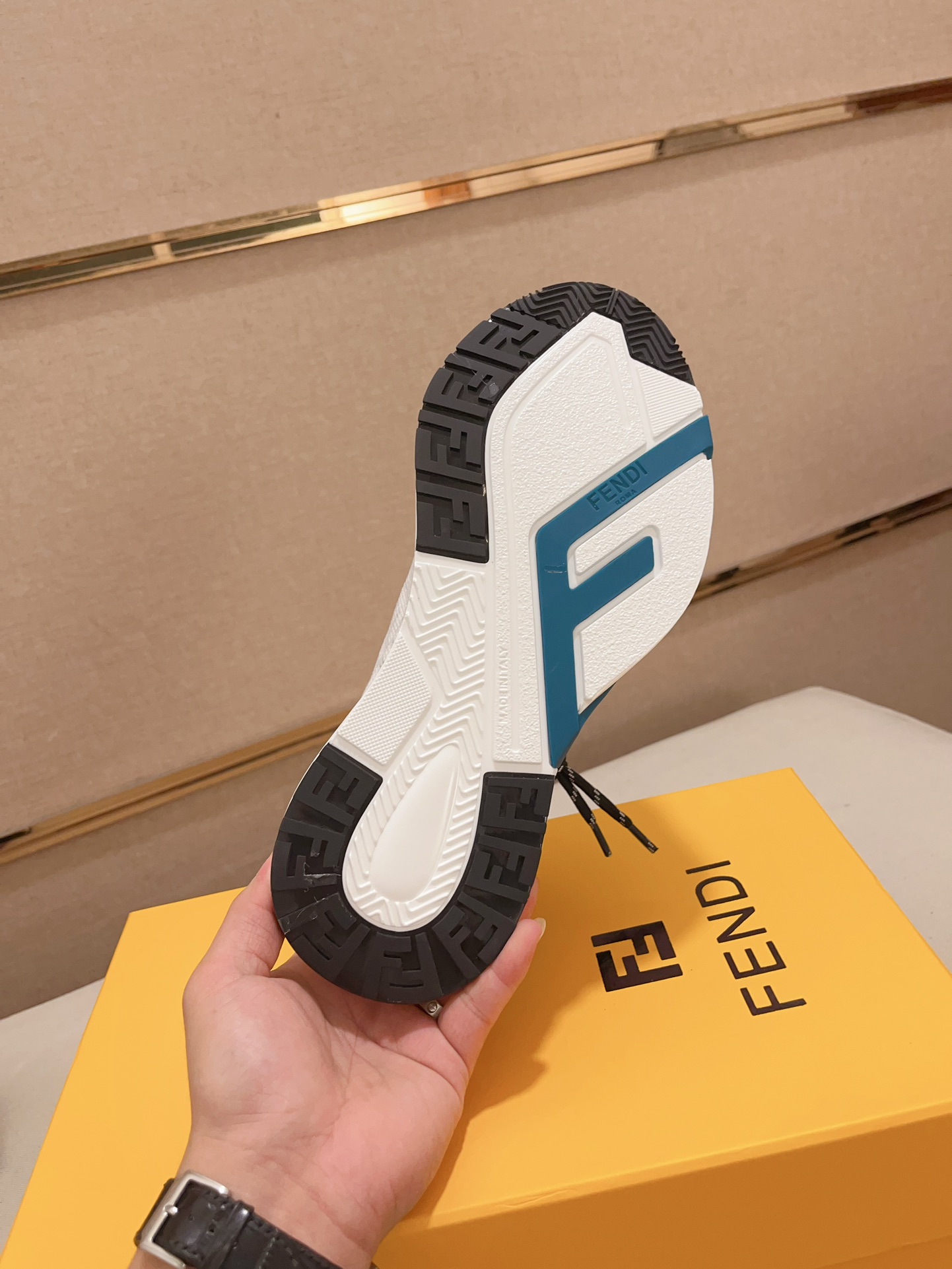 [TOP] FENDI Men's Shoes